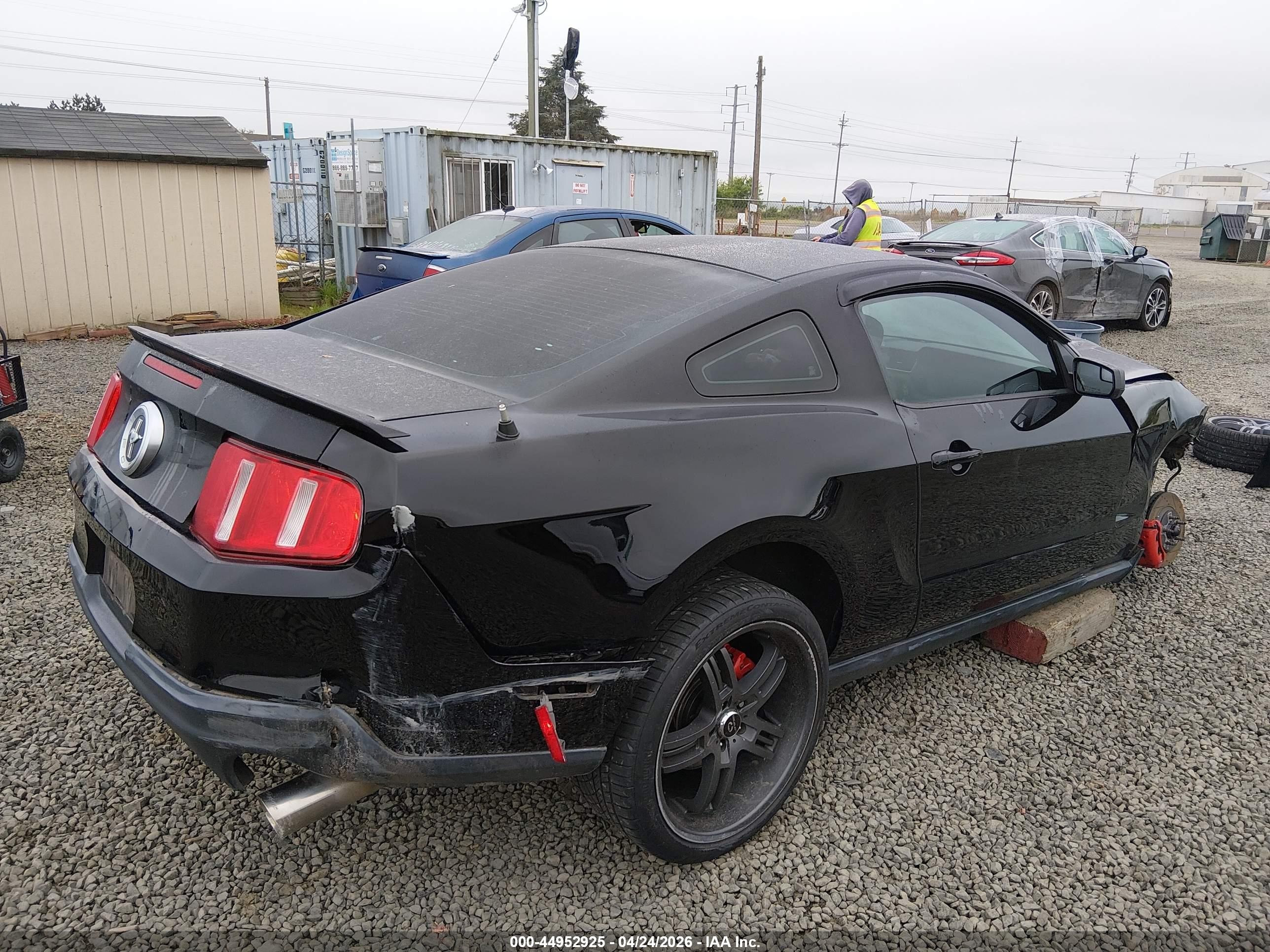 2011 Ford Mustang V6 Black vin: 1ZVBP8AM0B5169653