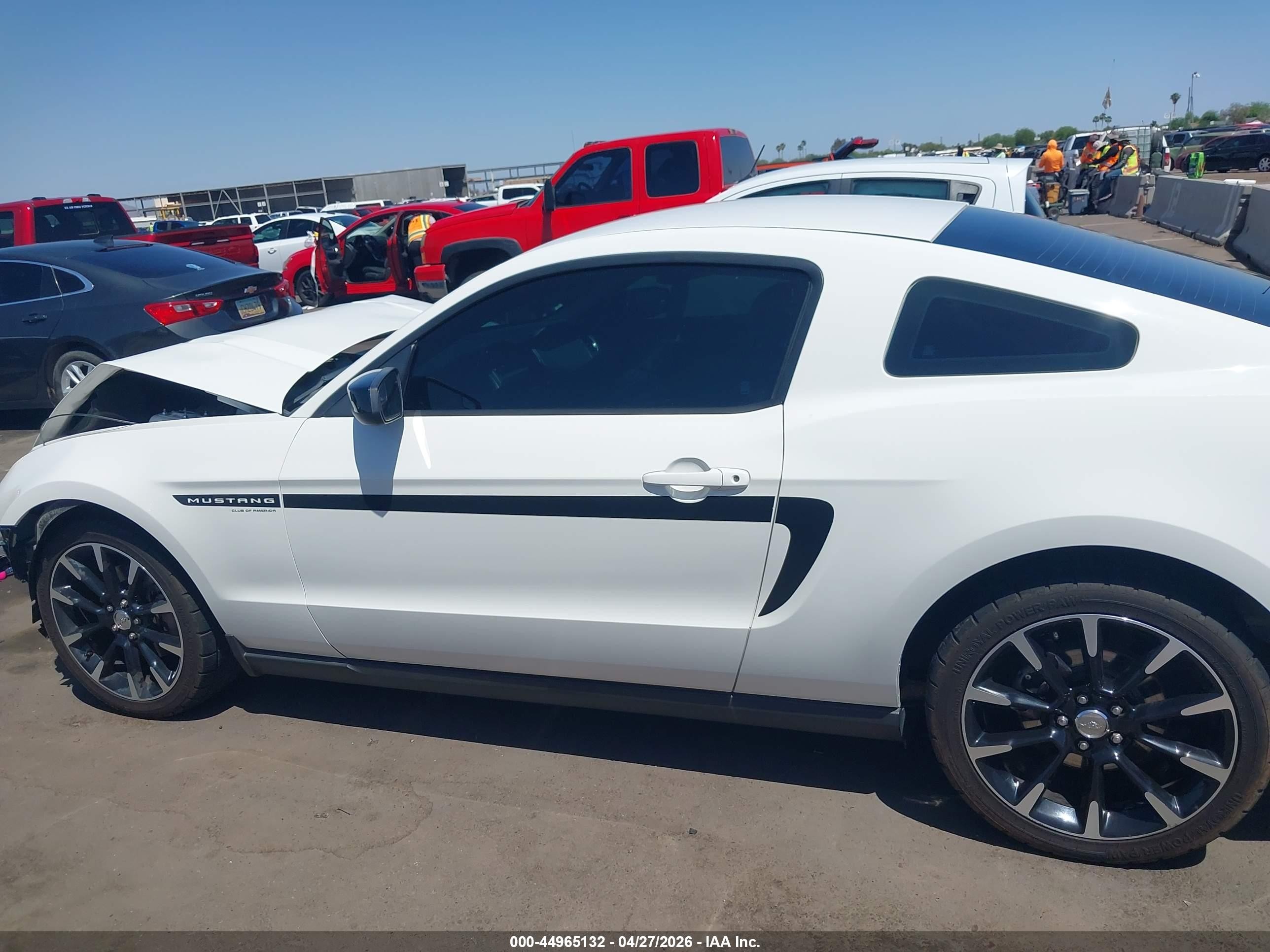 2012 Ford Mustang V6 Premium White vin: 1ZVBP8AM0C5243736