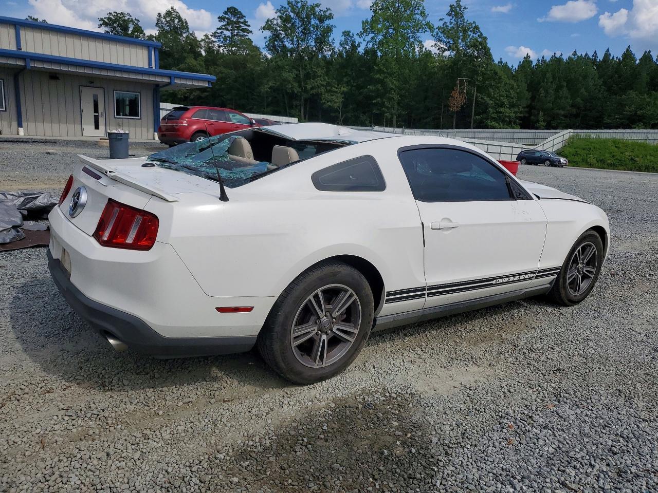 2012 Ford Mustang Белый vin: 1ZVBP8AM0C5287347