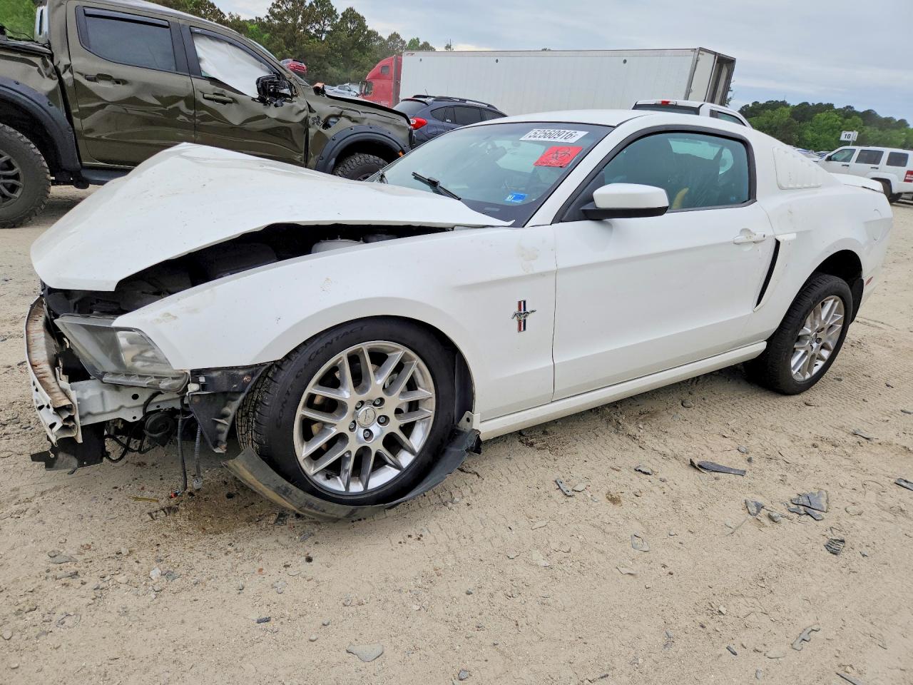 2013 Ford Mustang White vin: 1ZVBP8AM0D5249134
