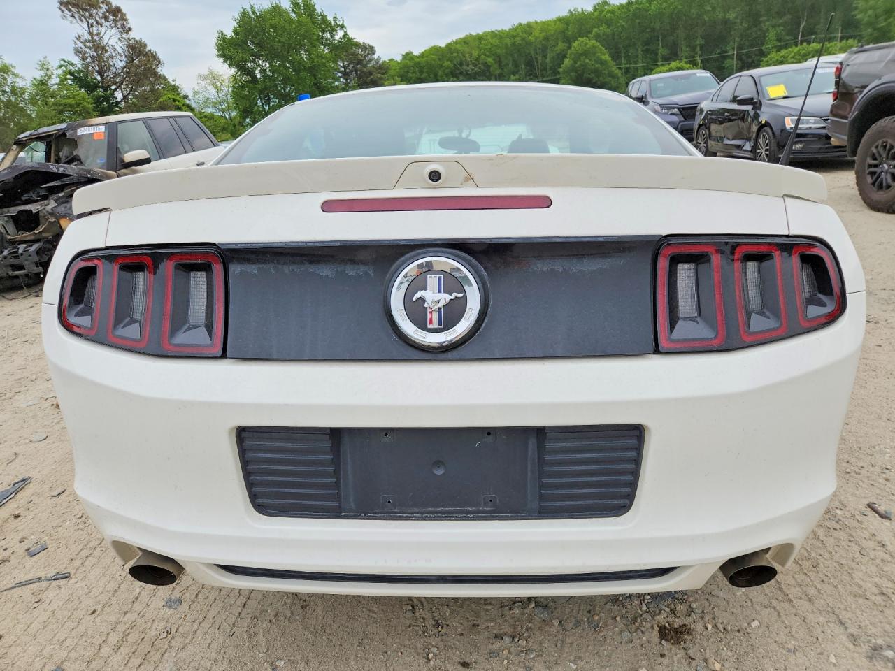 2013 Ford Mustang White vin: 1ZVBP8AM0D5249134