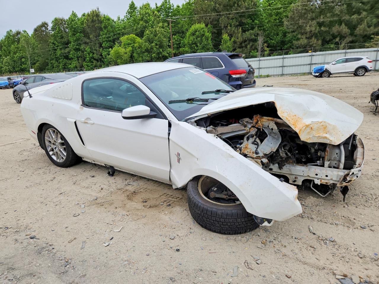 2013 Ford Mustang White vin: 1ZVBP8AM0D5249134