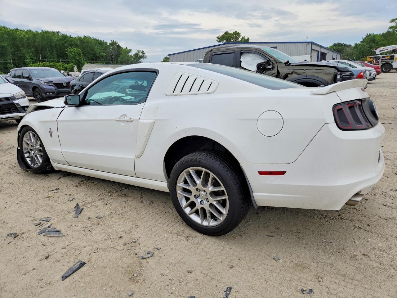 2013 Ford Mustang White vin: 1ZVBP8AM0D5249134