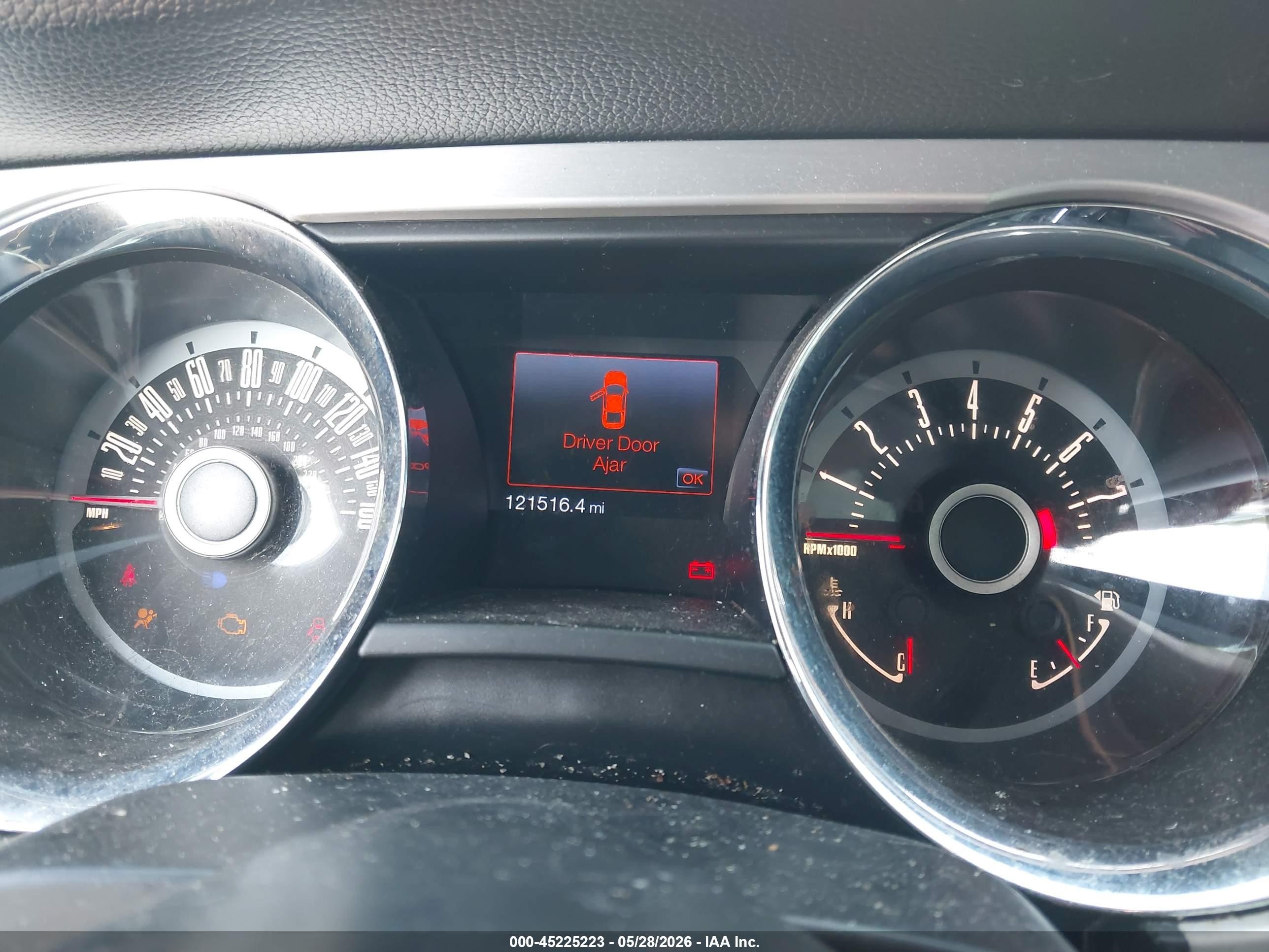 2013 Ford Mustang V6 Premium White vin: 1ZVBP8AM0D5260425