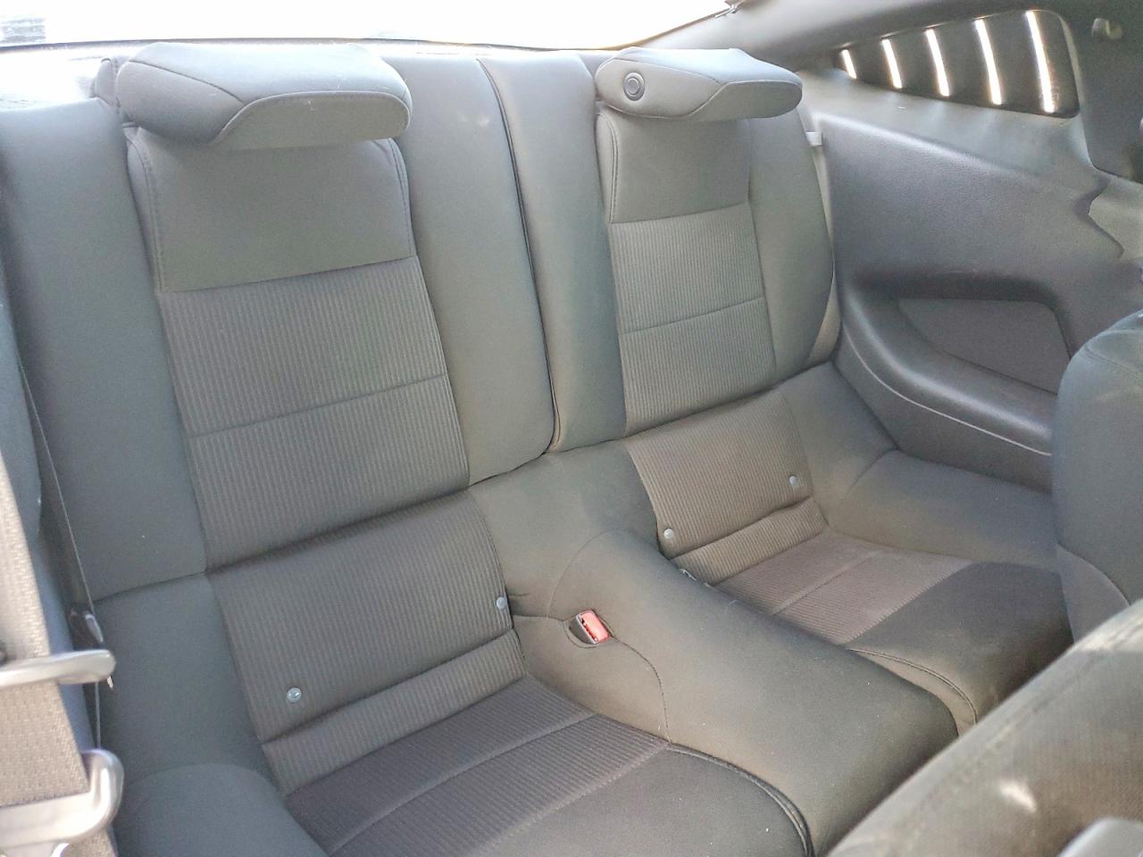 2013 Ford Mustang White vin: 1ZVBP8AM0D5261123