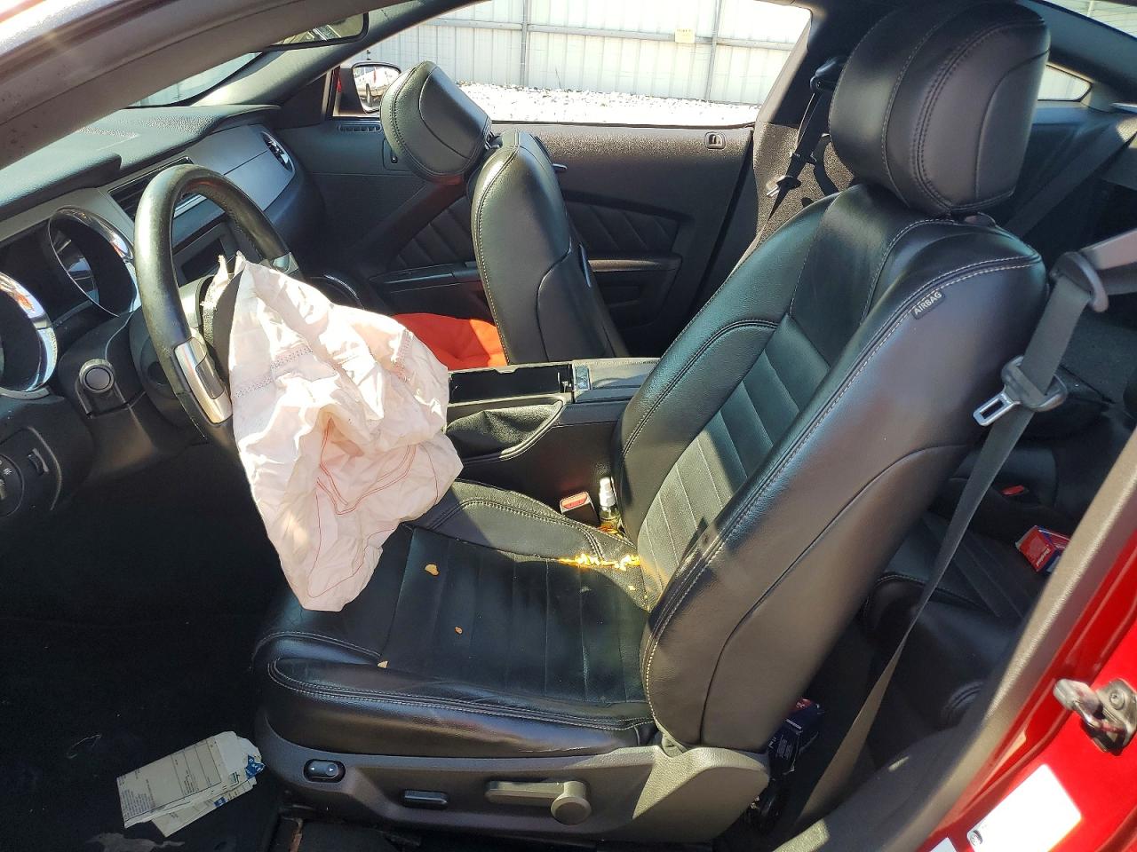 2014 Ford Mustang Красный vin: 1ZVBP8AM0E5211548