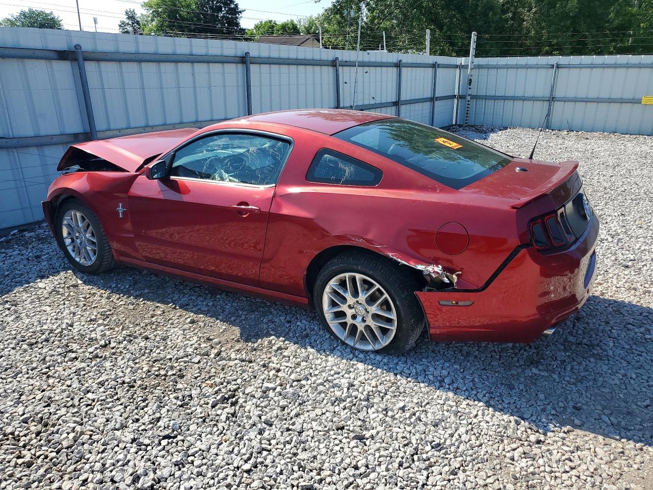 2014 Ford Mustang Красный vin: 1ZVBP8AM0E5211548