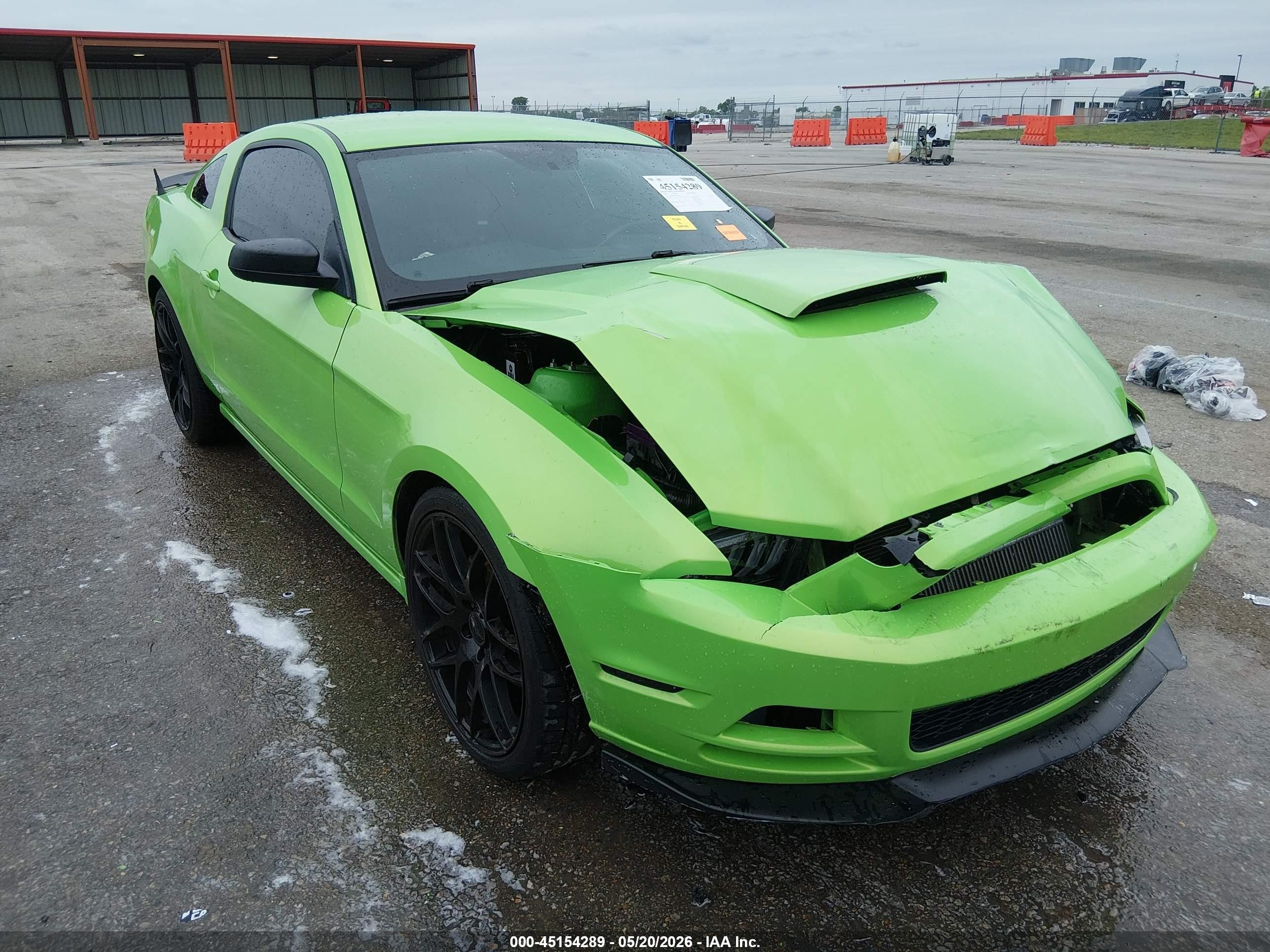 2014 Ford Mustang V6 Green vin: 1ZVBP8AM0E5224347