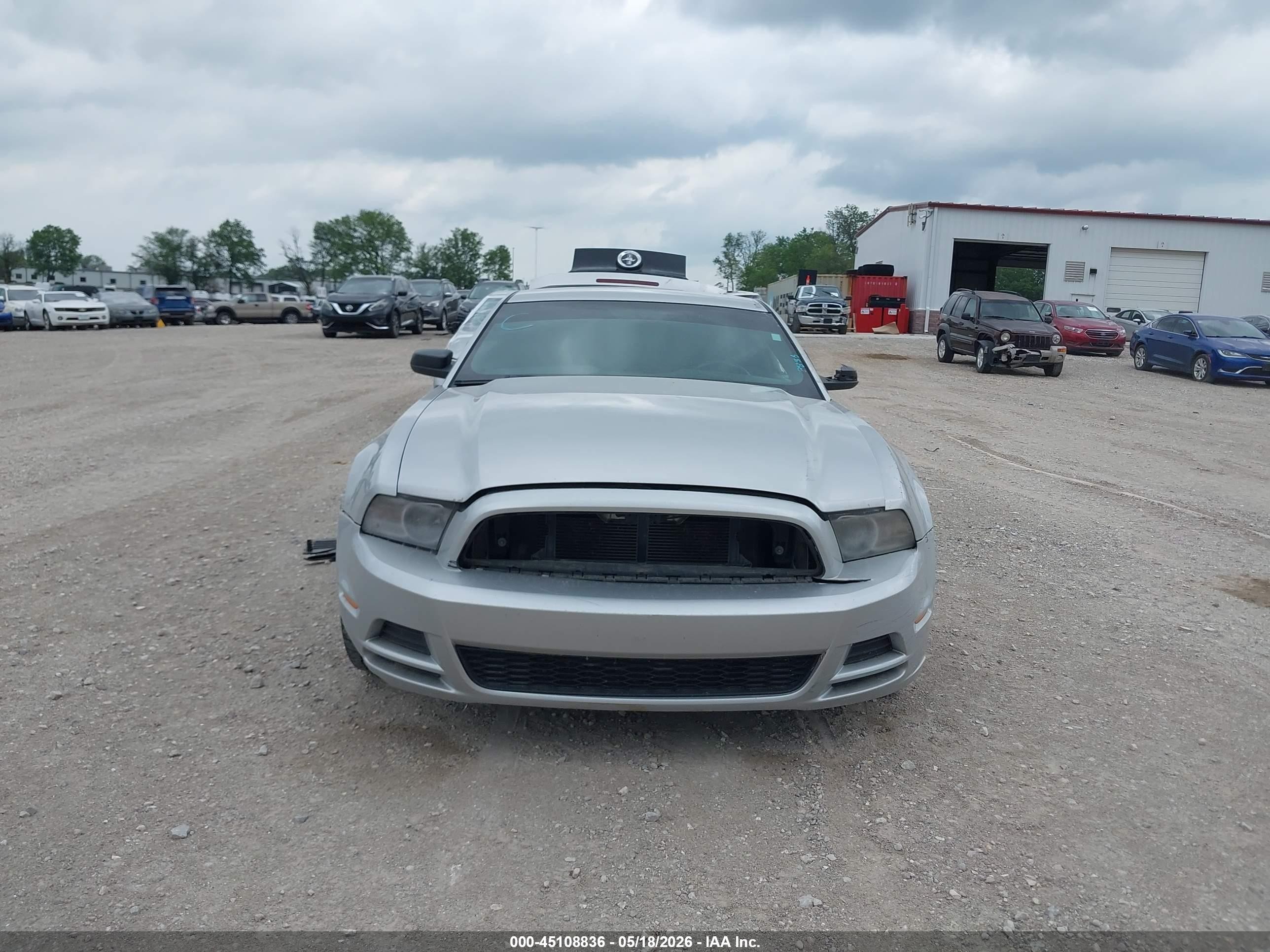 2014 Ford Mustang V6 Серебряный vin: 1ZVBP8AM0E5239866