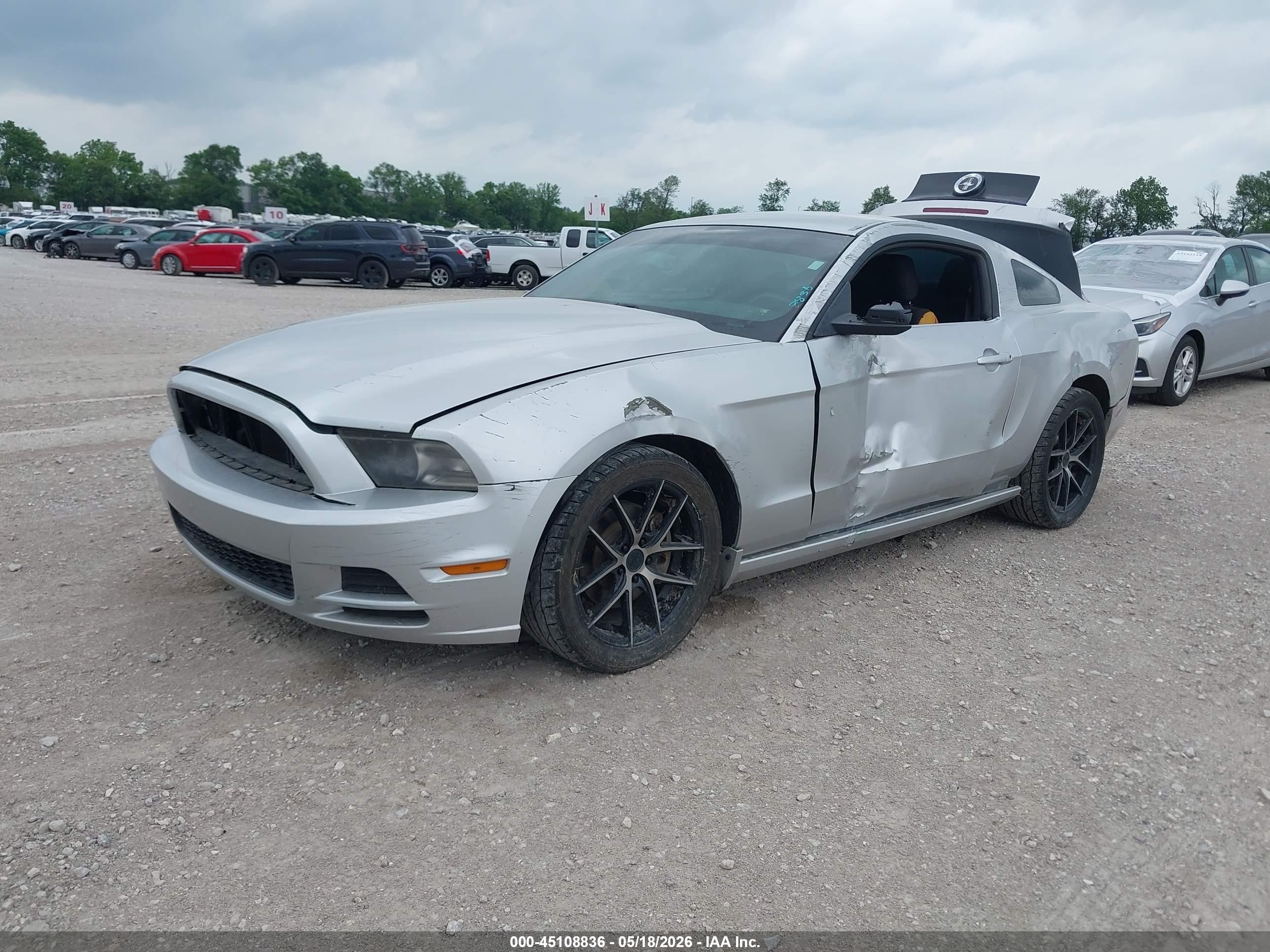 2014 Ford Mustang V6 Серебряный vin: 1ZVBP8AM0E5239866