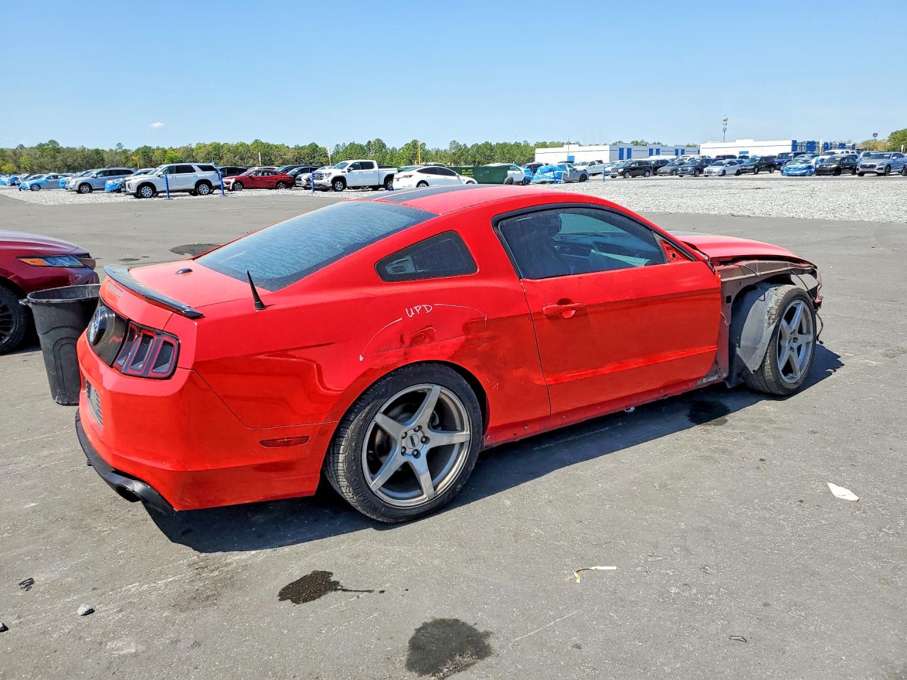 2014 Ford Mustang Red vin: 1ZVBP8AM0E5244906