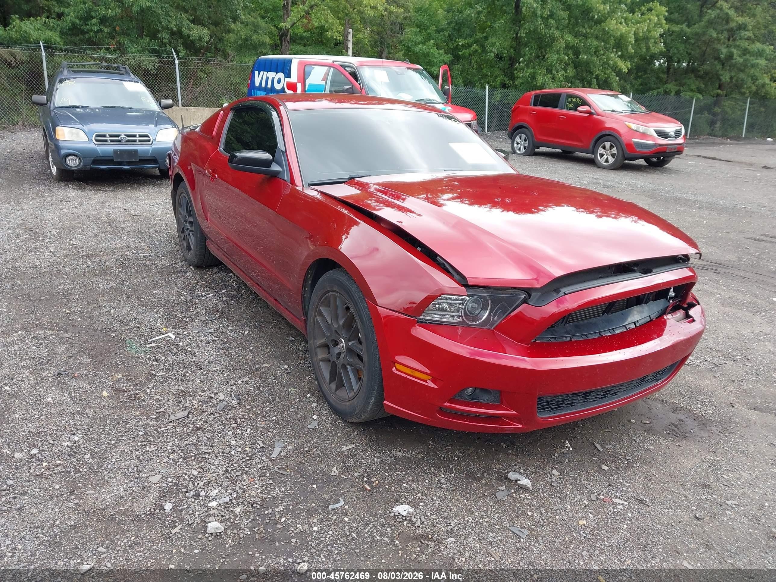2014 Ford Mustang V6 Red vin: 1ZVBP8AM0E5267926