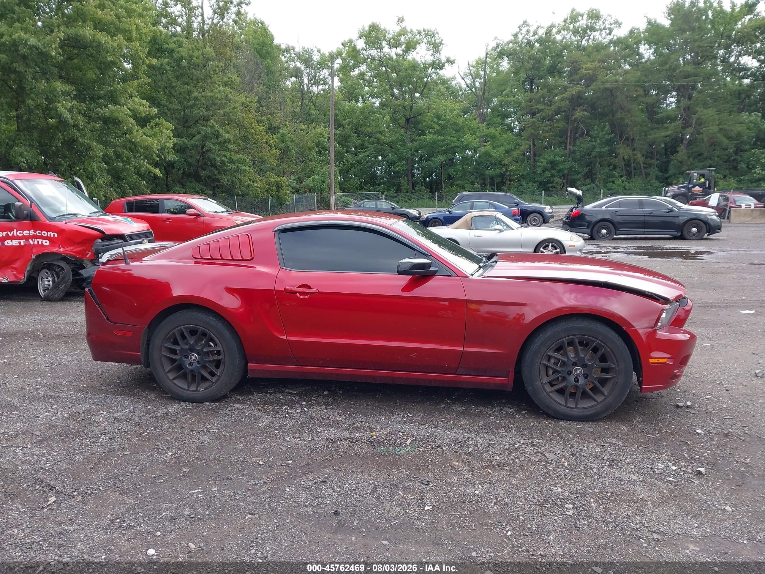 2014 Ford Mustang V6 Red vin: 1ZVBP8AM0E5267926