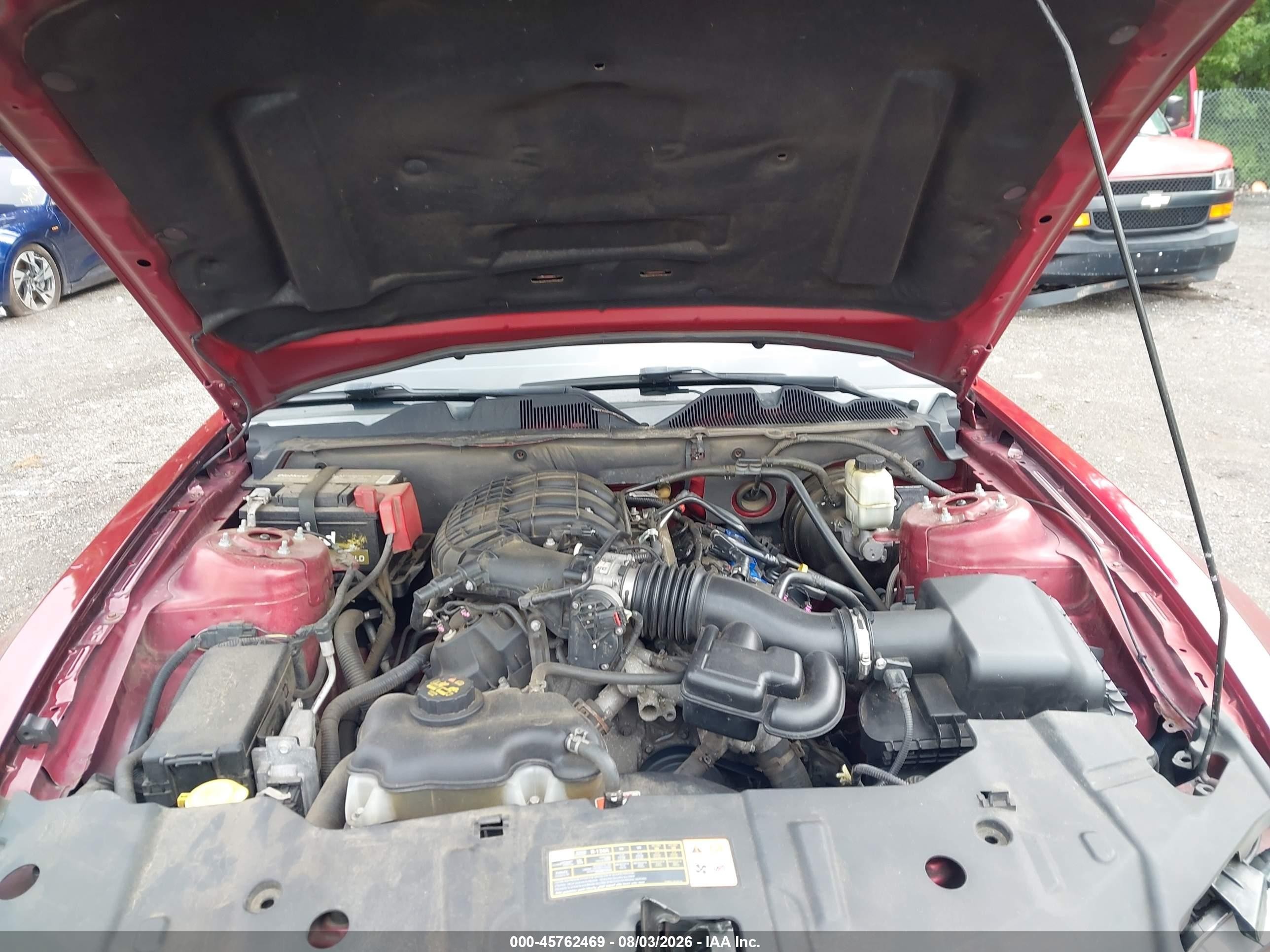2014 Ford Mustang V6 Red vin: 1ZVBP8AM0E5267926