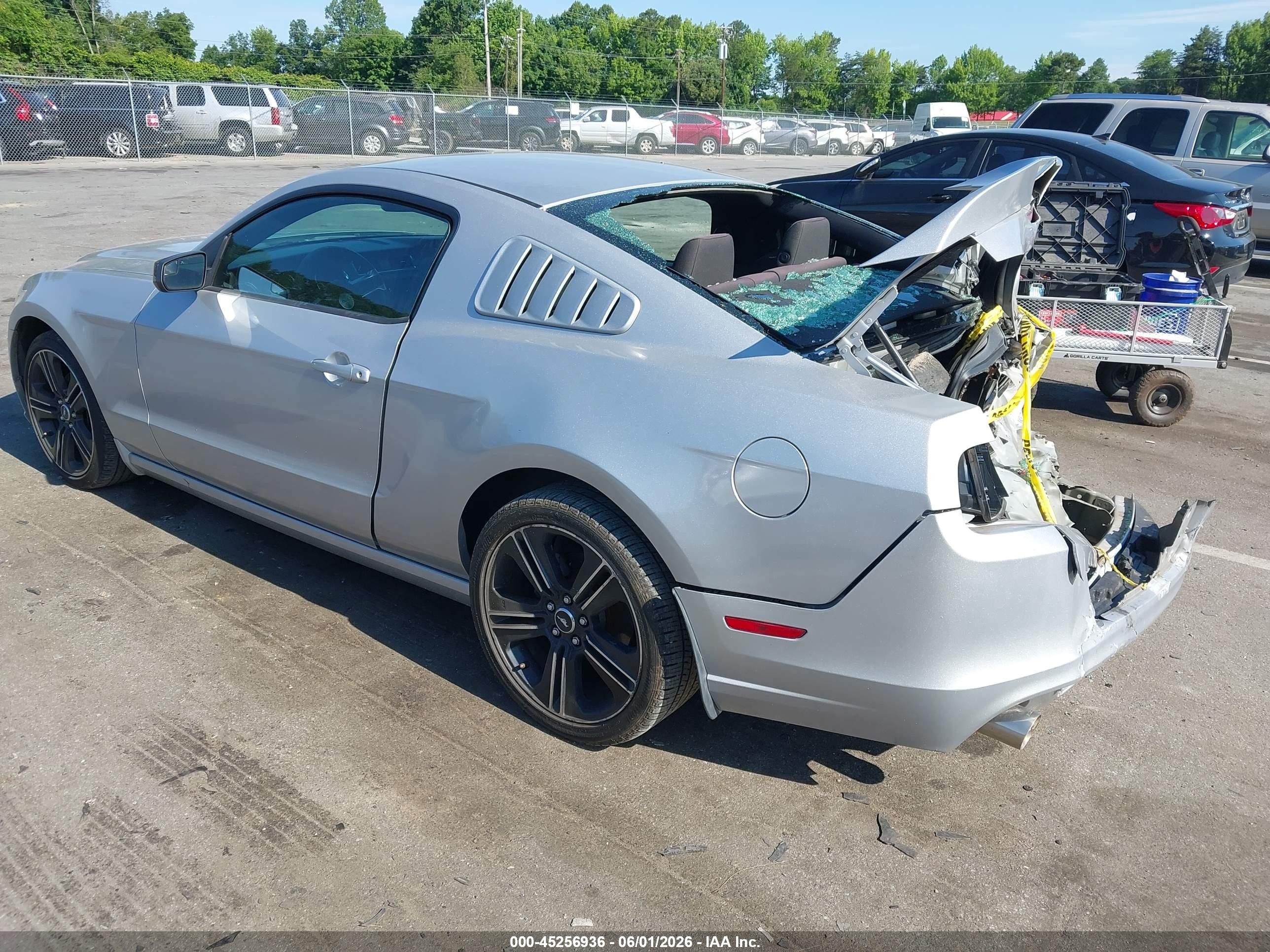 2014 Ford Mustang V6 Серебряный vin: 1ZVBP8AM0E5269417