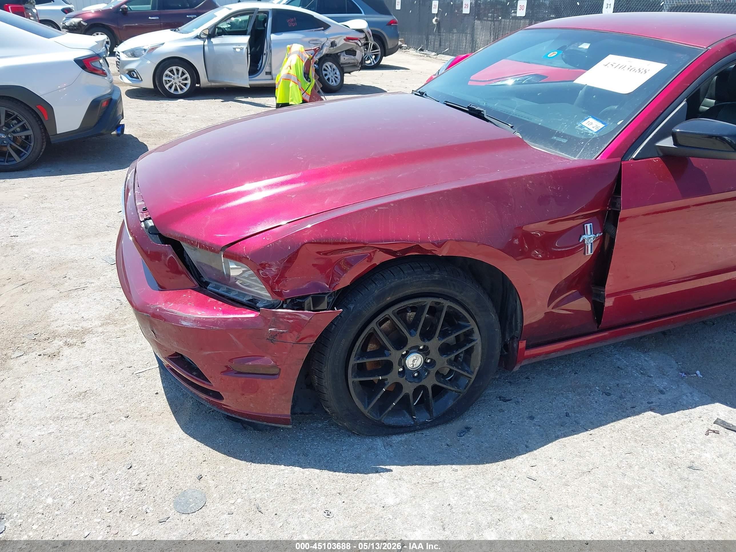 2014 Ford Mustang V6 Maroon vin: 1ZVBP8AM0E5274343