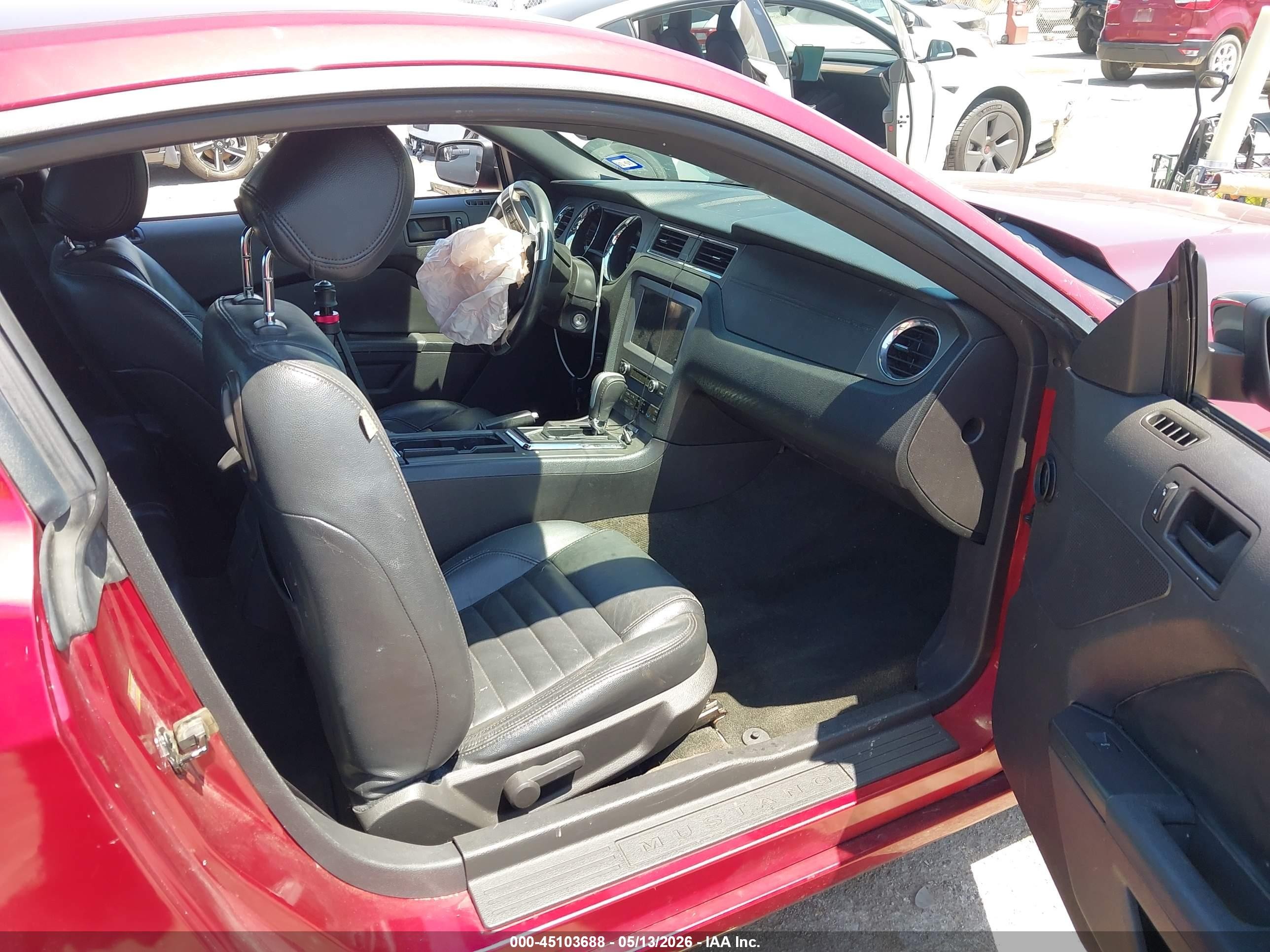 2014 Ford Mustang V6 Maroon vin: 1ZVBP8AM0E5274343
