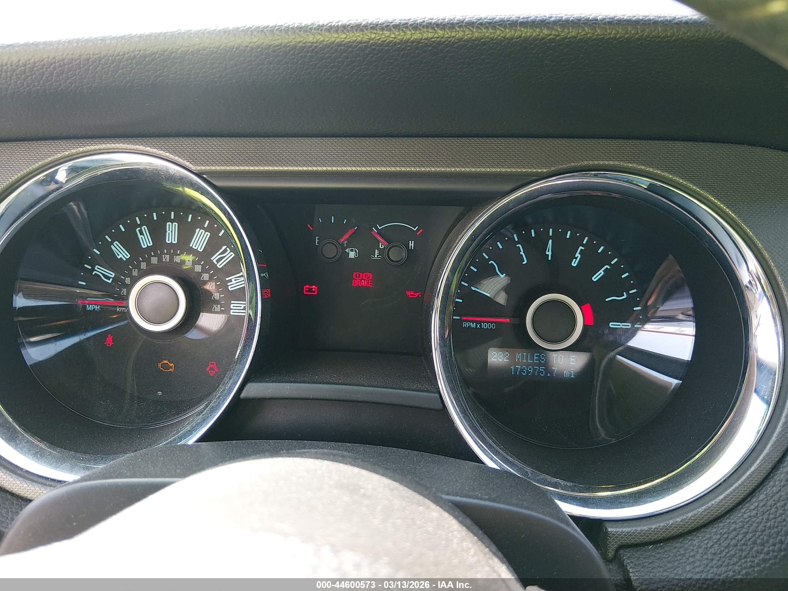 2014 Ford Mustang V6 Серебряный vin: 1ZVBP8AM0E5278120