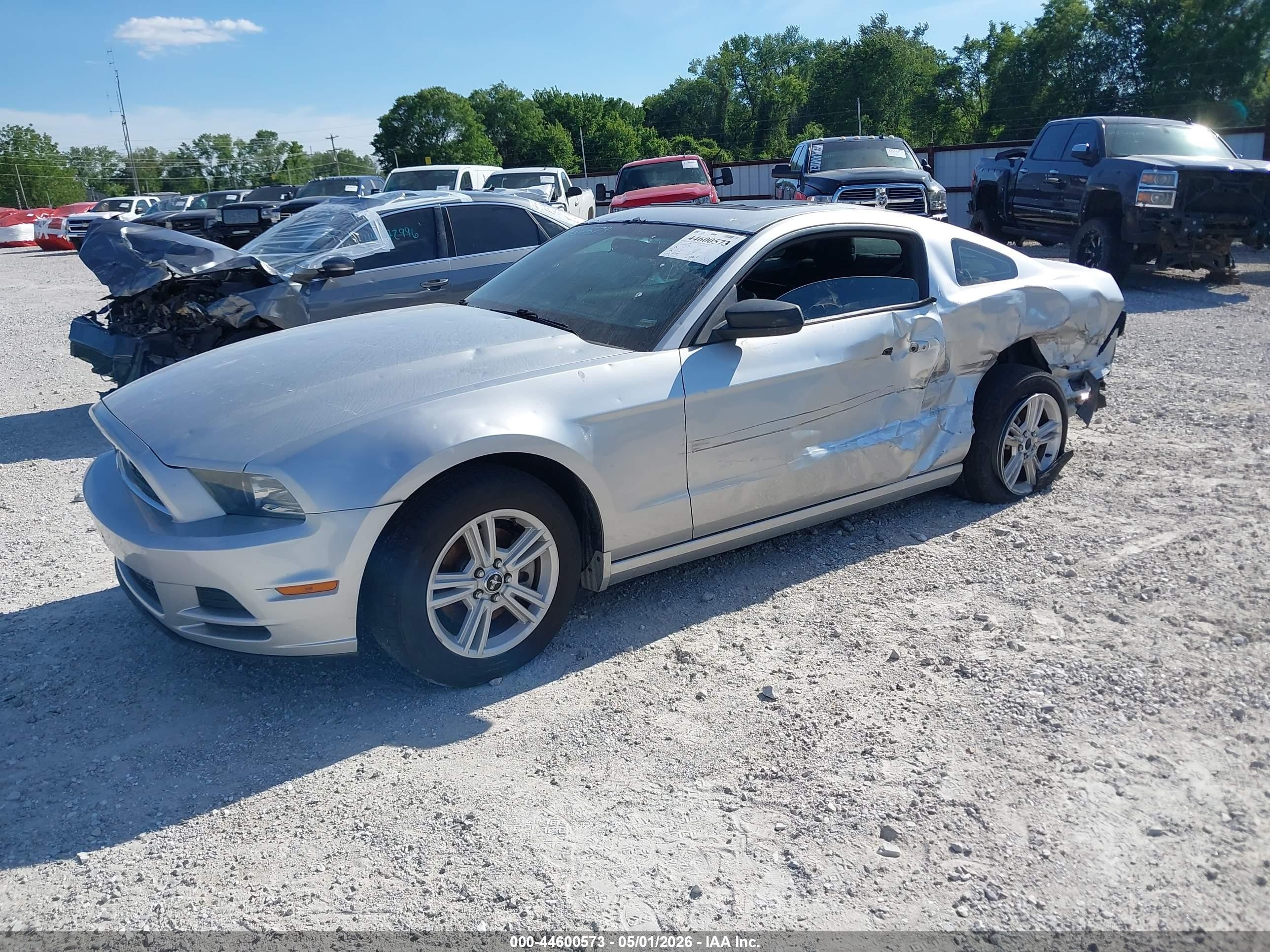 2014 Ford Mustang V6 Серебряный vin: 1ZVBP8AM0E5278120
