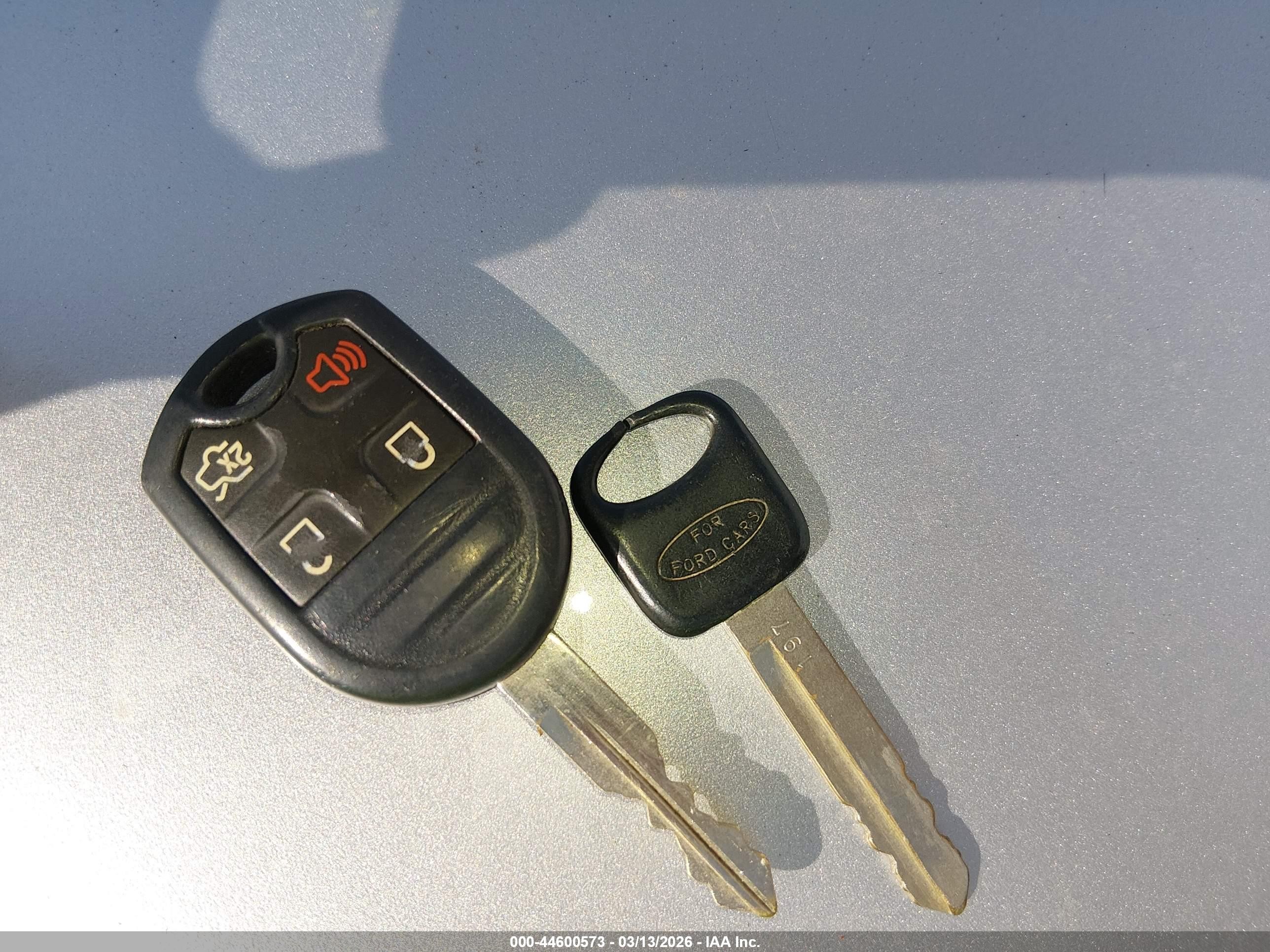 2014 Ford Mustang V6 Серебряный vin: 1ZVBP8AM0E5278120