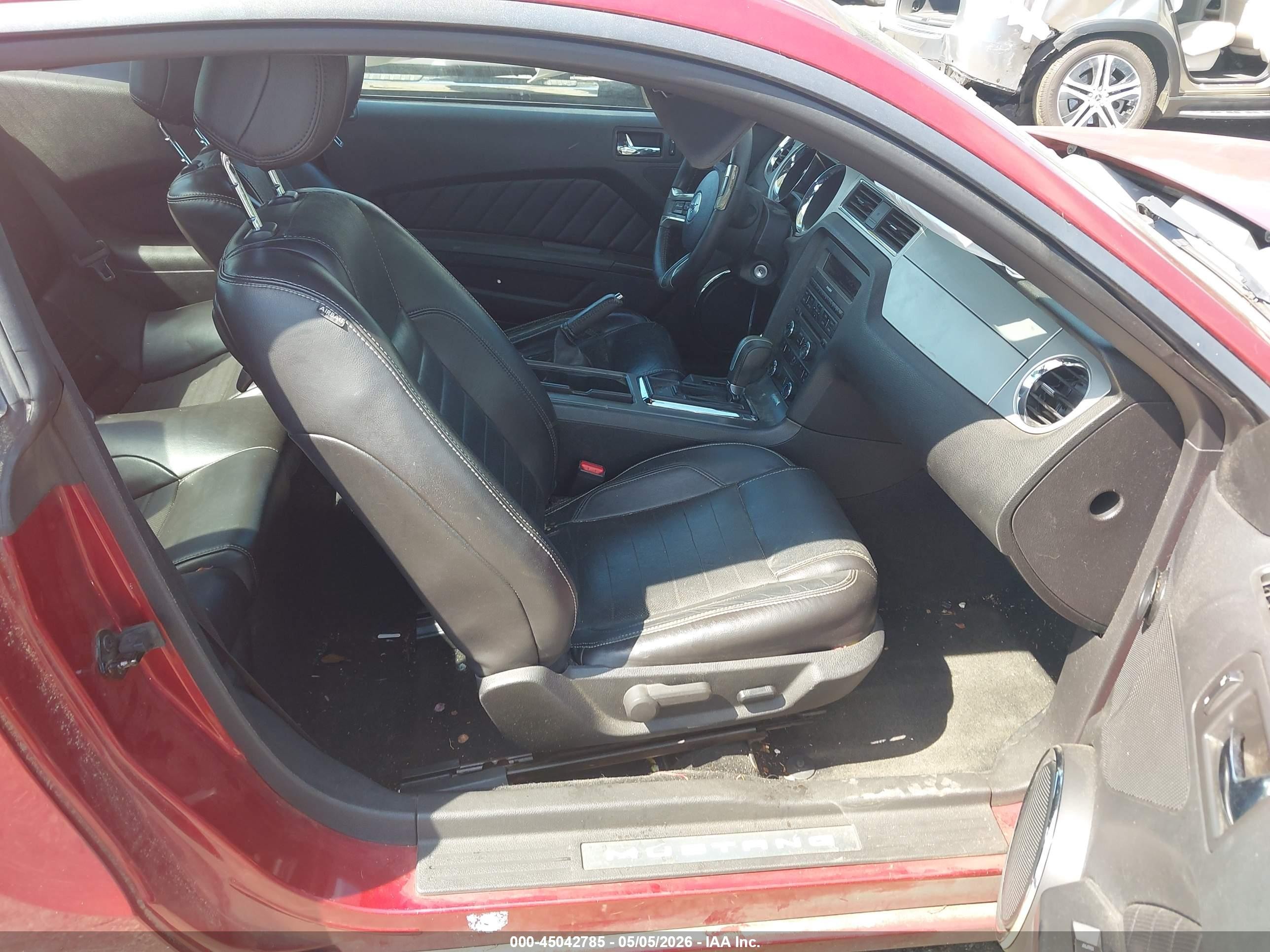 2014 Ford Mustang V6 Premium Maroon vin: 1ZVBP8AM0E5280708