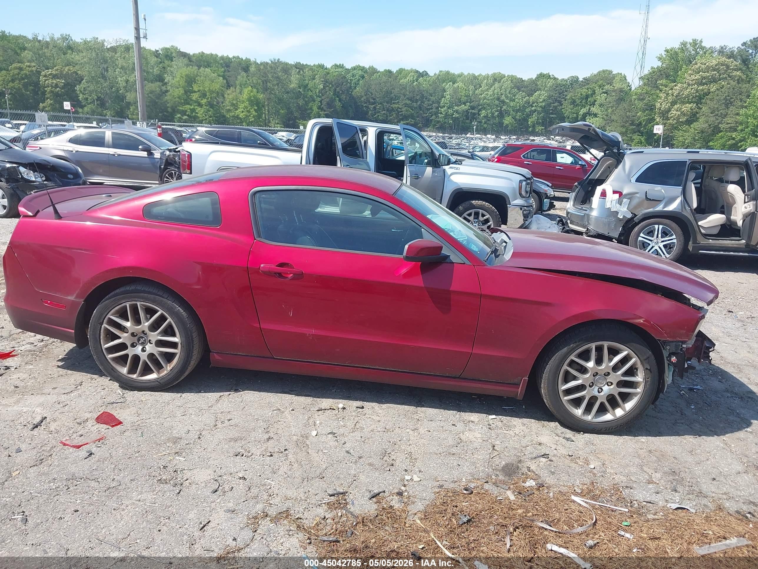 2014 Ford Mustang V6 Premium Maroon vin: 1ZVBP8AM0E5280708