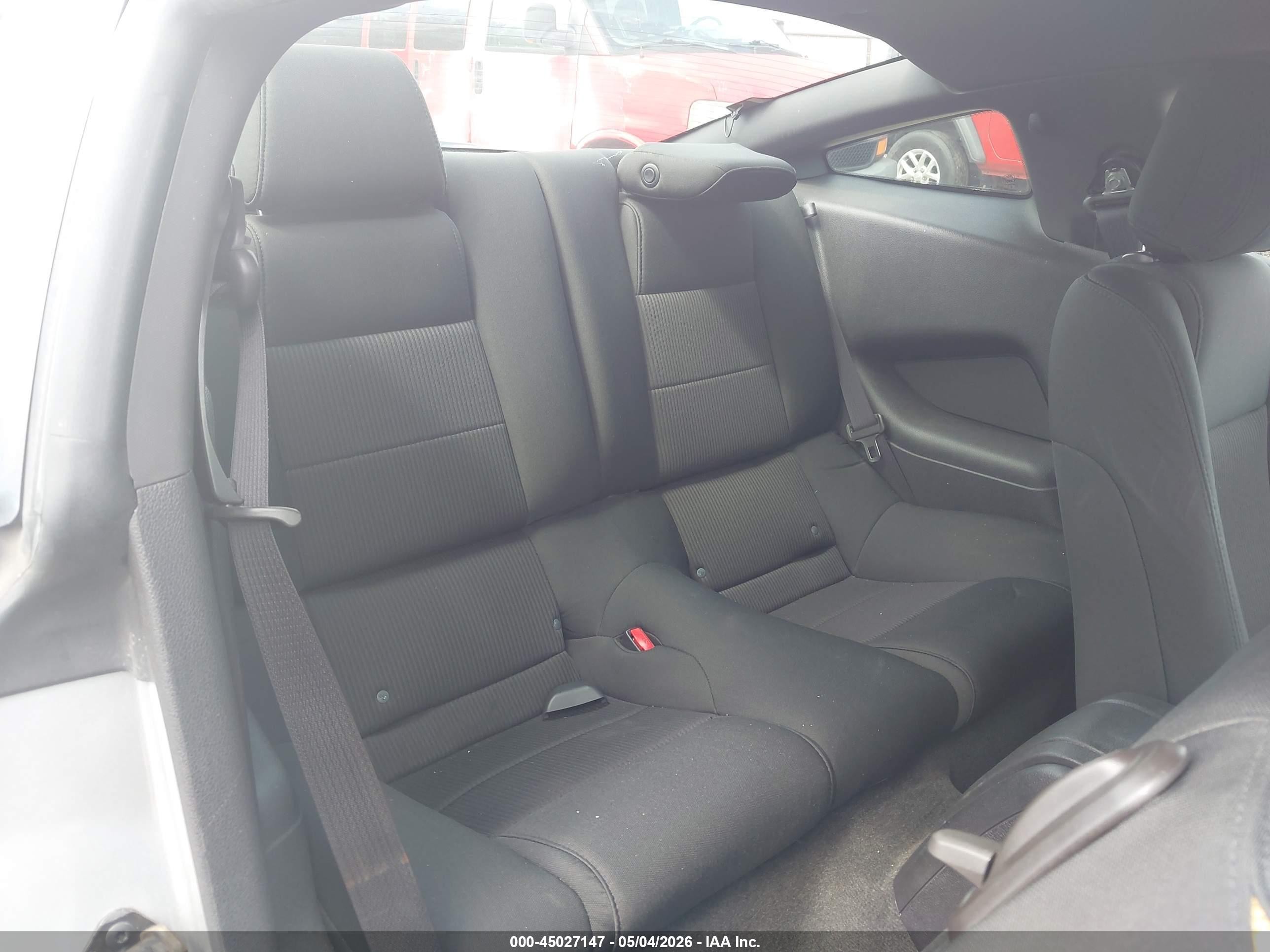 2014 Ford Mustang V6 Silver vin: 1ZVBP8AM0E5306045