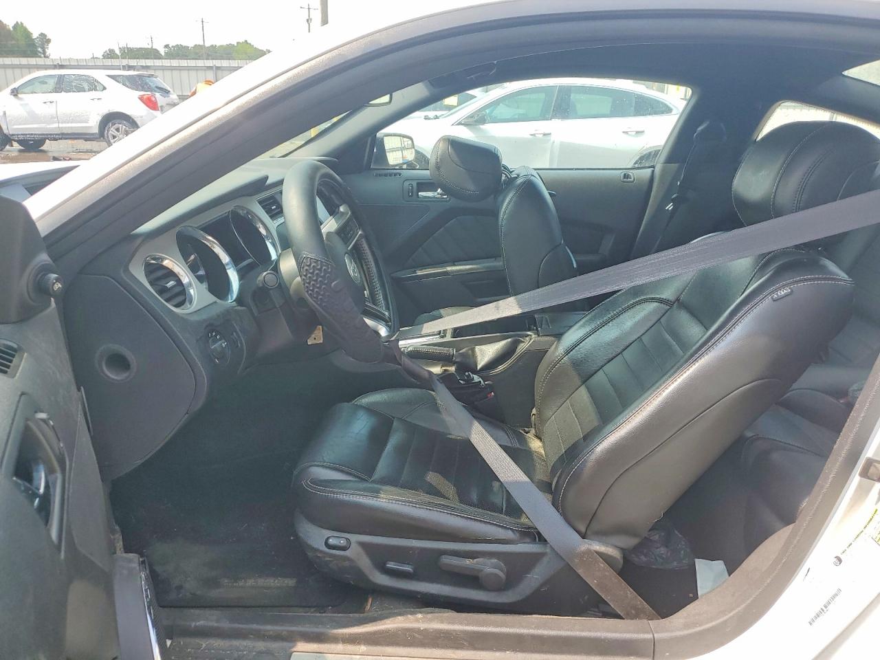 2014 Ford Mustang Белый vin: 1ZVBP8AM0E5312962