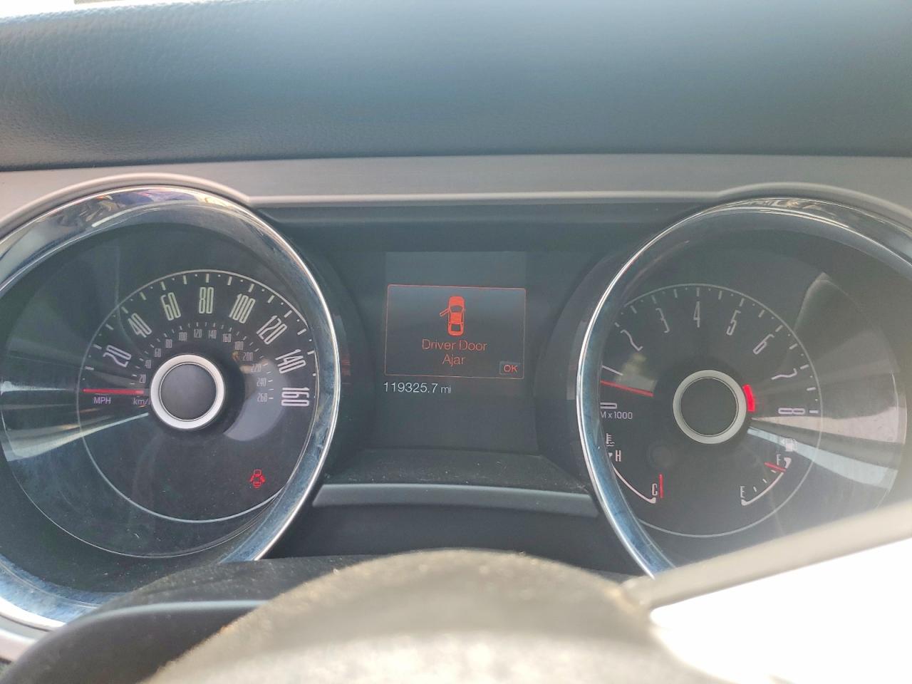 2014 Ford Mustang Белый vin: 1ZVBP8AM0E5312962