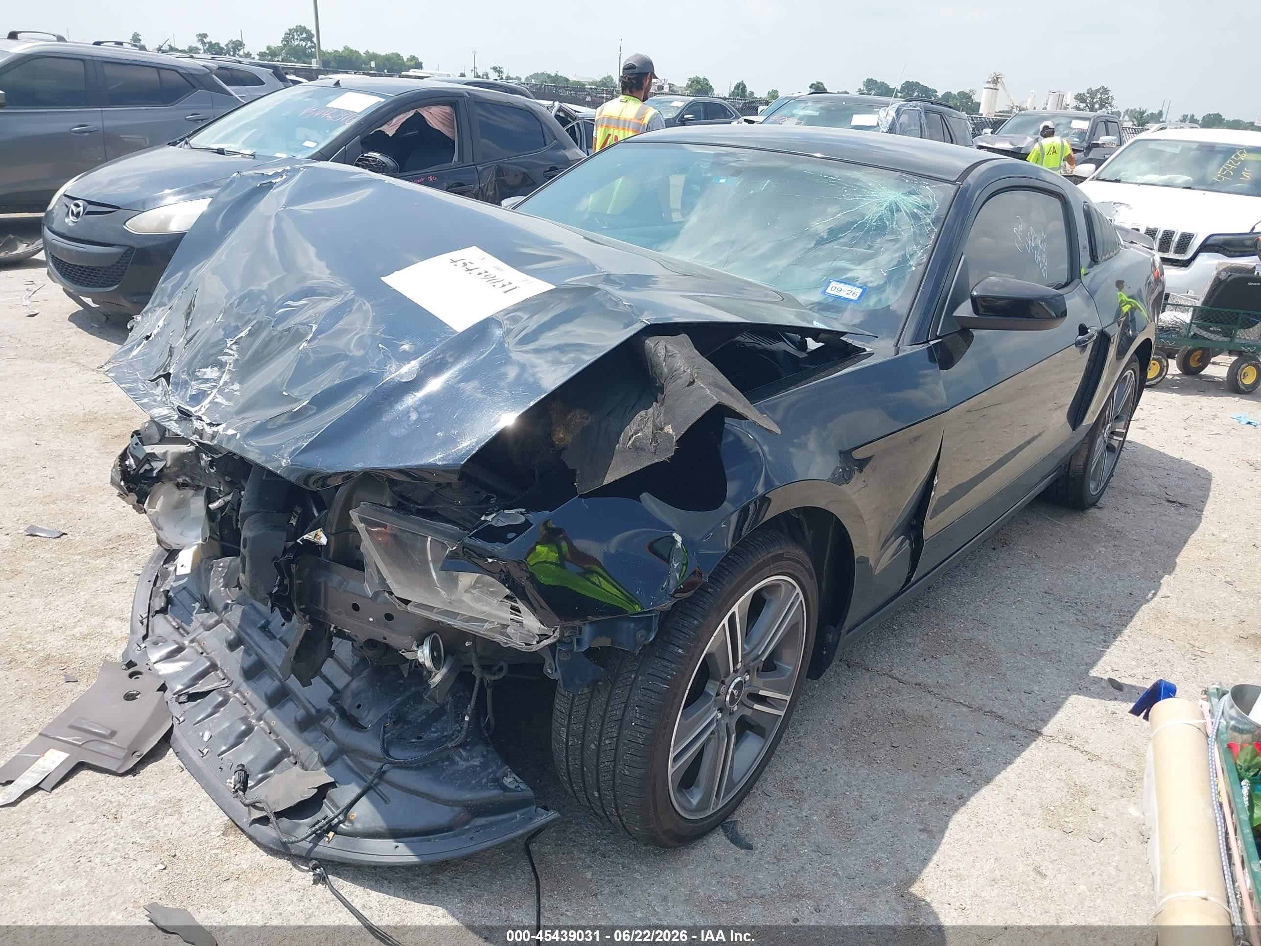 2014 Ford Mustang V6/v6 Premium Black vin: 1ZVBP8AM0E5315943