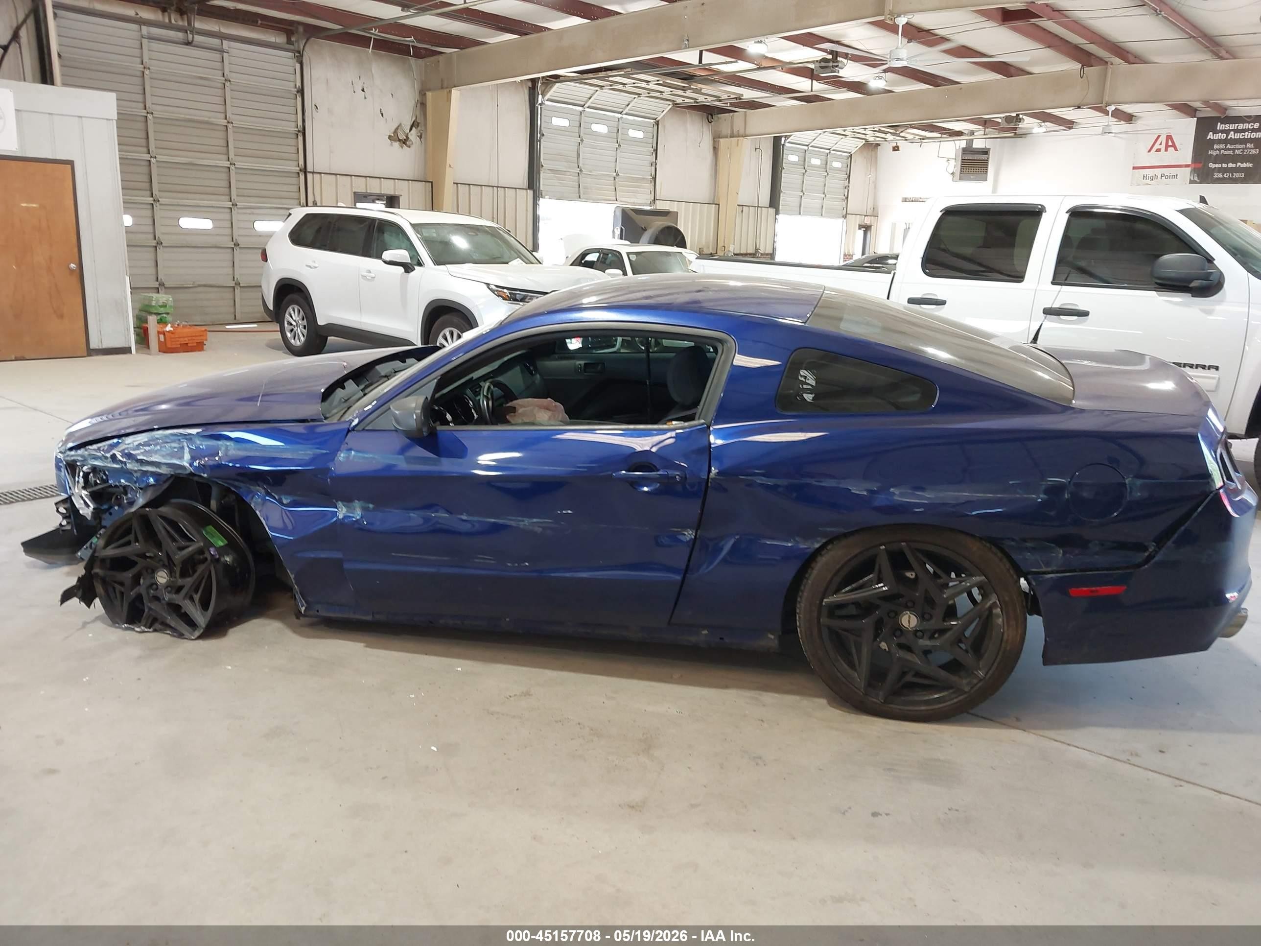 2014 Ford Mustang V6 Blue vin: 1ZVBP8AM0E5324352