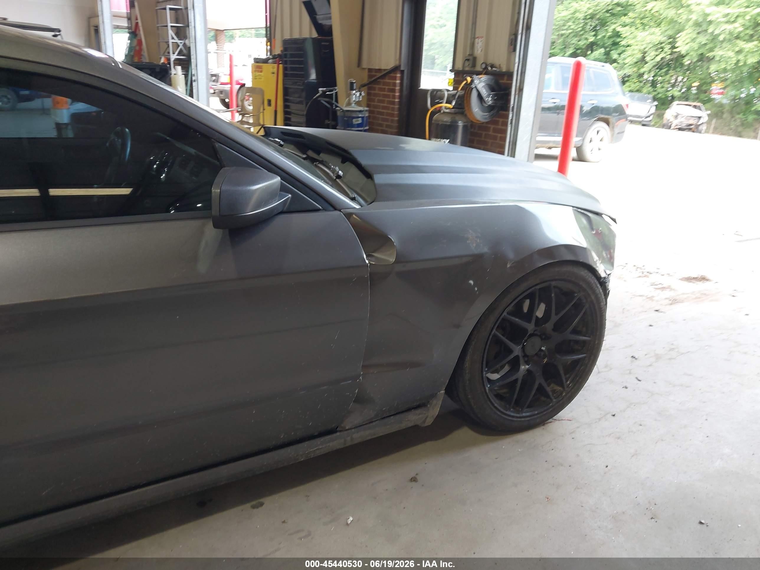 2014 Ford Mustang V6 Gray vin: 1ZVBP8AM0E5324643