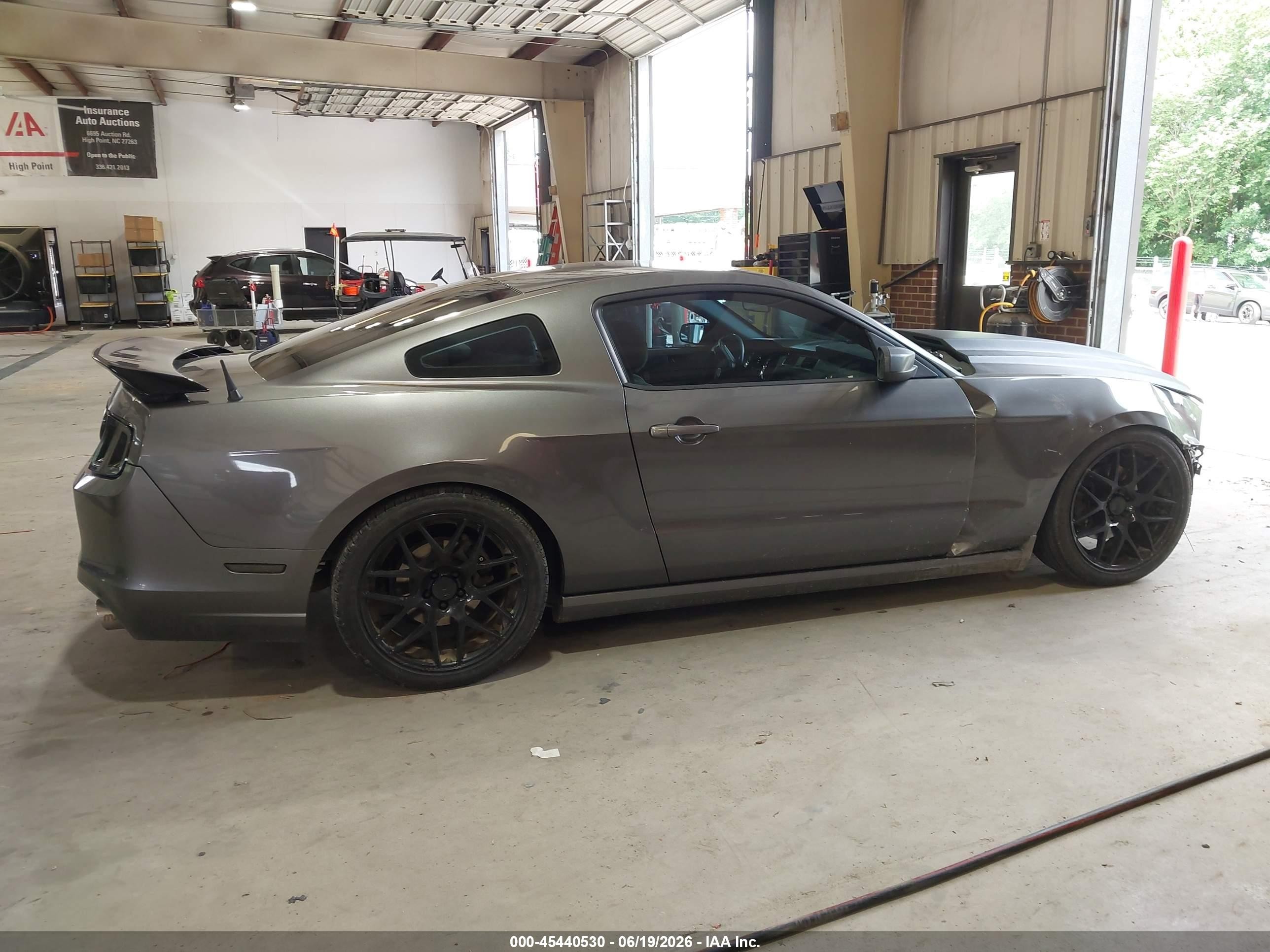 2014 Ford Mustang V6 Gray vin: 1ZVBP8AM0E5324643