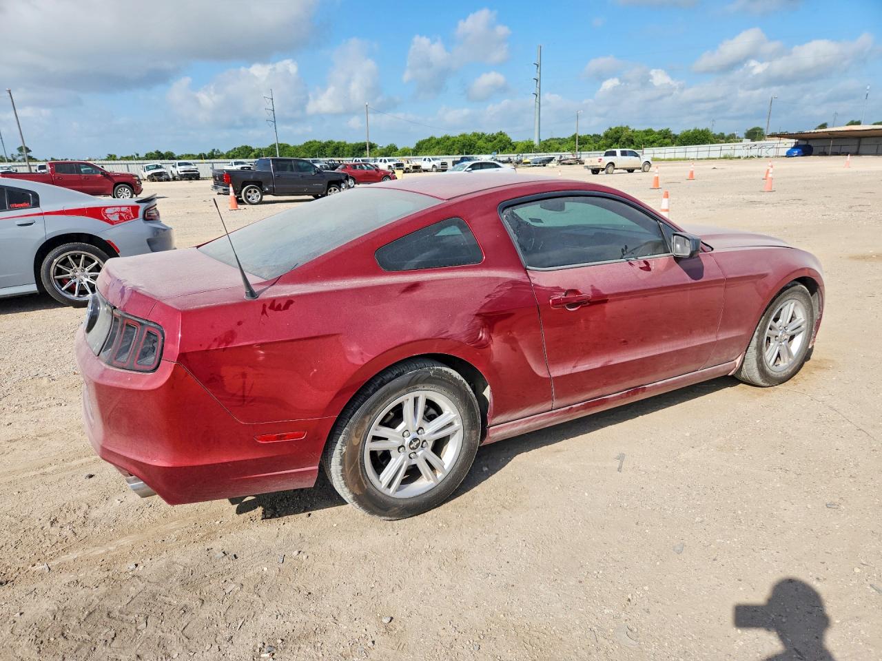 2014 Ford Mustang Maroon vin: 1ZVBP8AM0E5332614