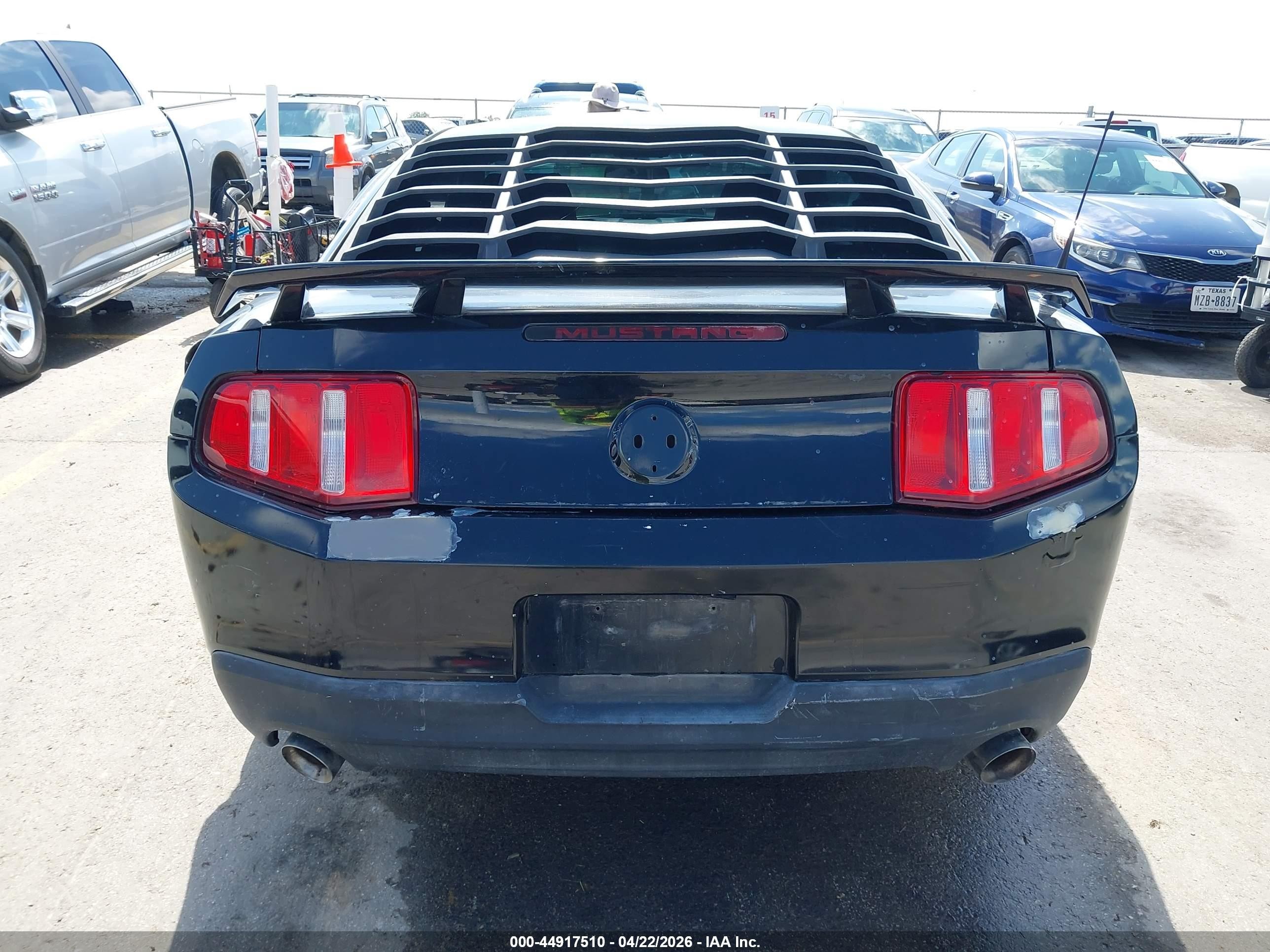 2011 Ford Mustang V6 Premium Черный vin: 1ZVBP8AM1B5103659