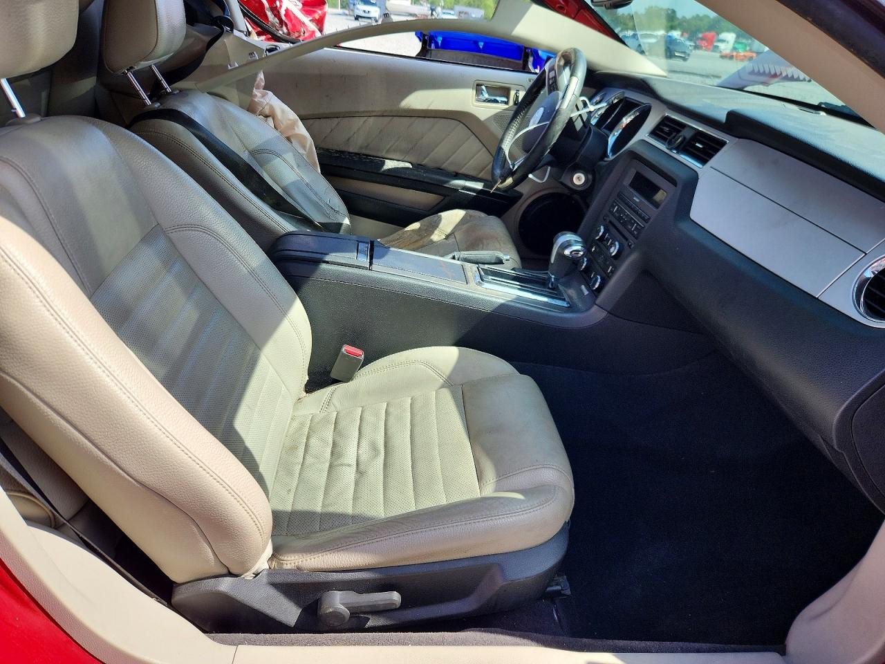 2011 Ford Mustang Красный vin: 1ZVBP8AM1B5133048