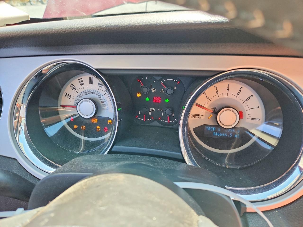 2011 Ford Mustang Красный vin: 1ZVBP8AM1B5133048