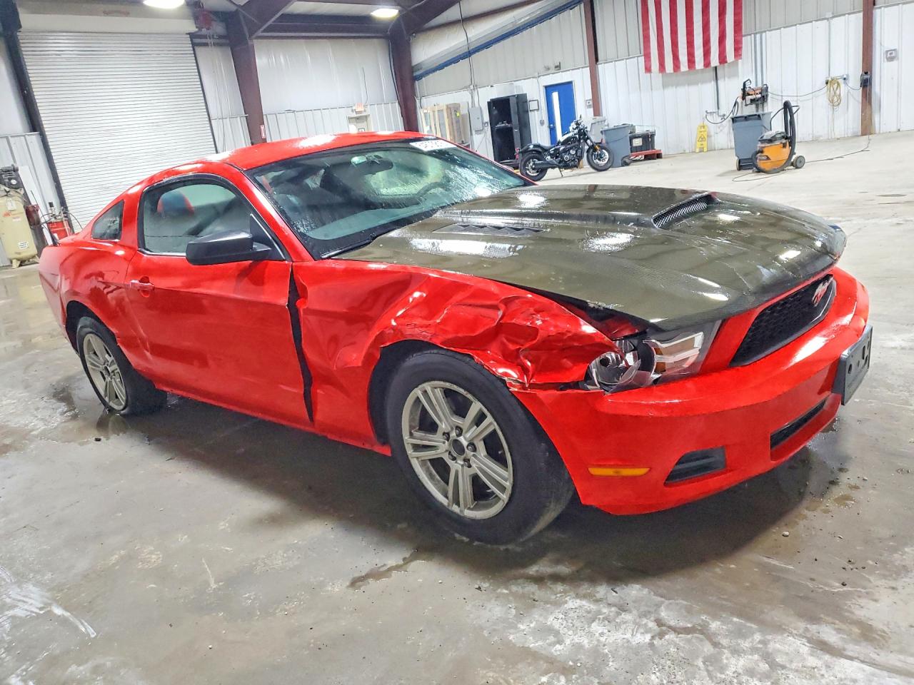 2011 Ford Mustang Red vin: 1ZVBP8AM1B5148813
