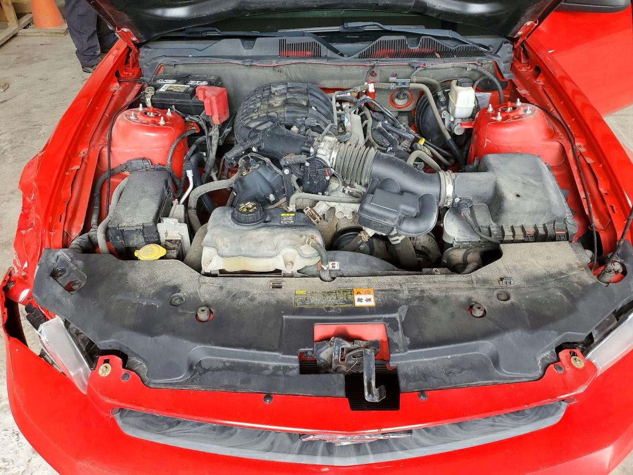 2011 Ford Mustang Red vin: 1ZVBP8AM1B5148813