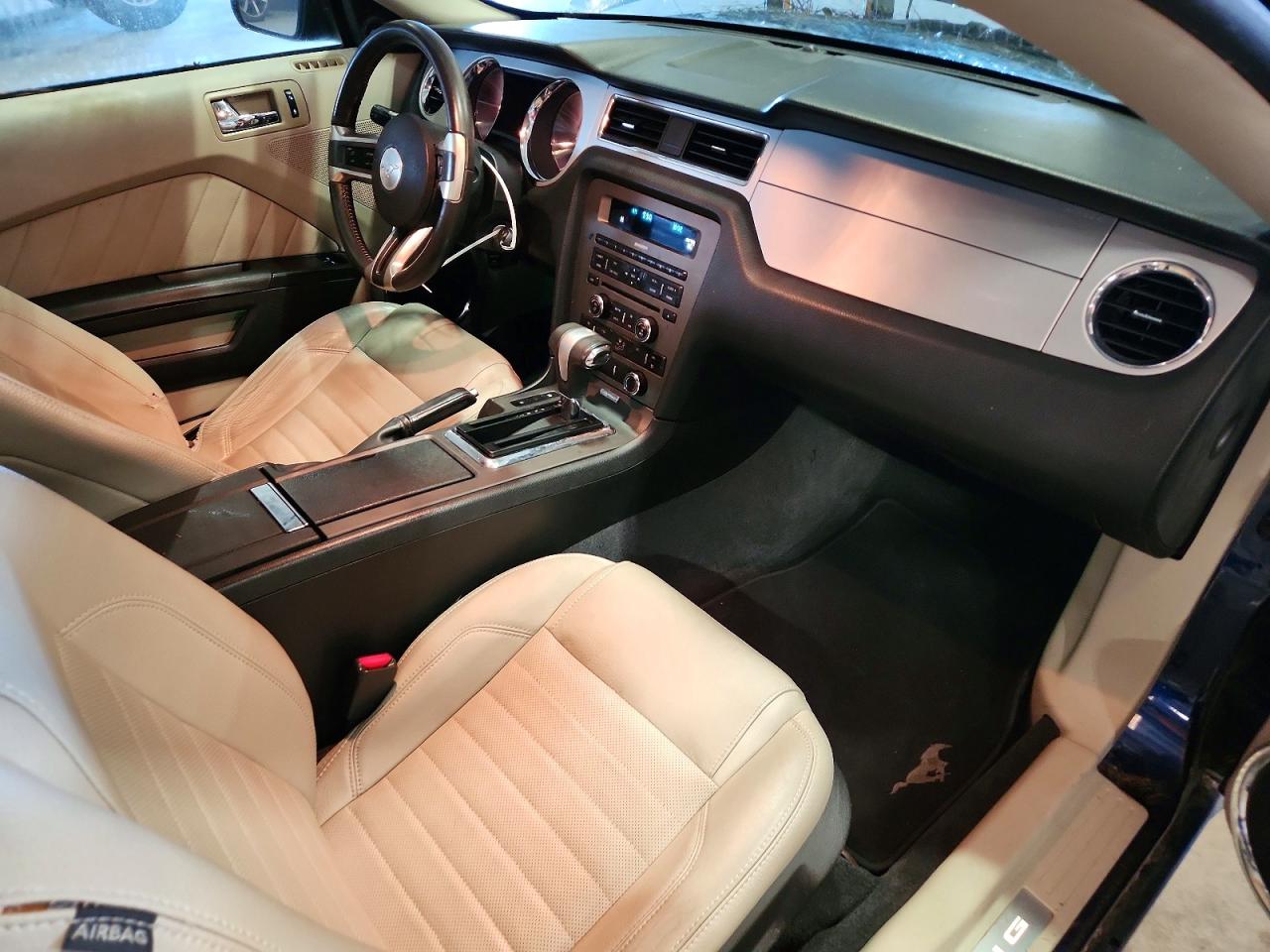 2011 Ford Mustang Синий vin: 1ZVBP8AM1B5149248