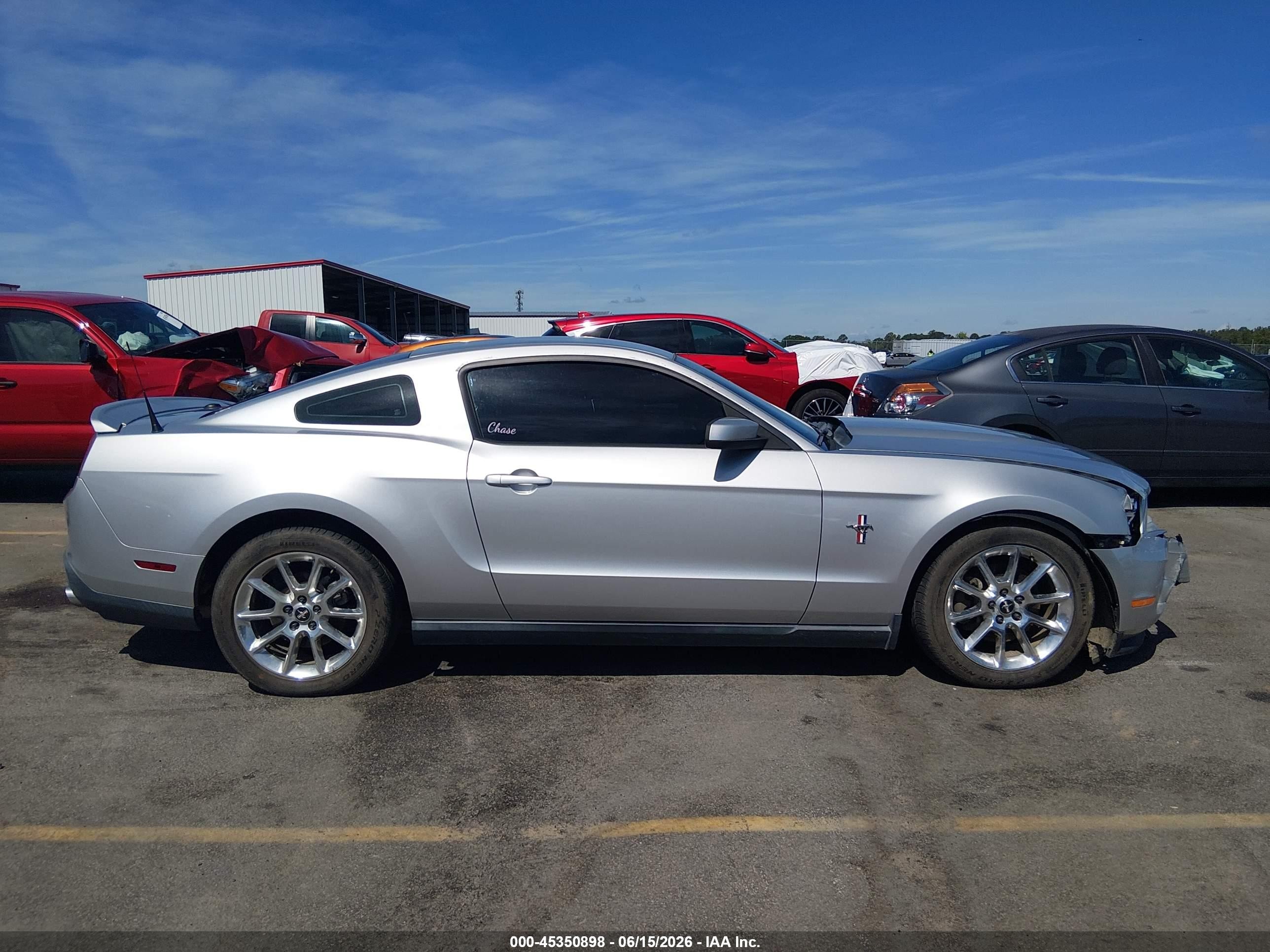 2011 Ford Mustang V6 Premium Серебряный vin: 1ZVBP8AM1B5153140