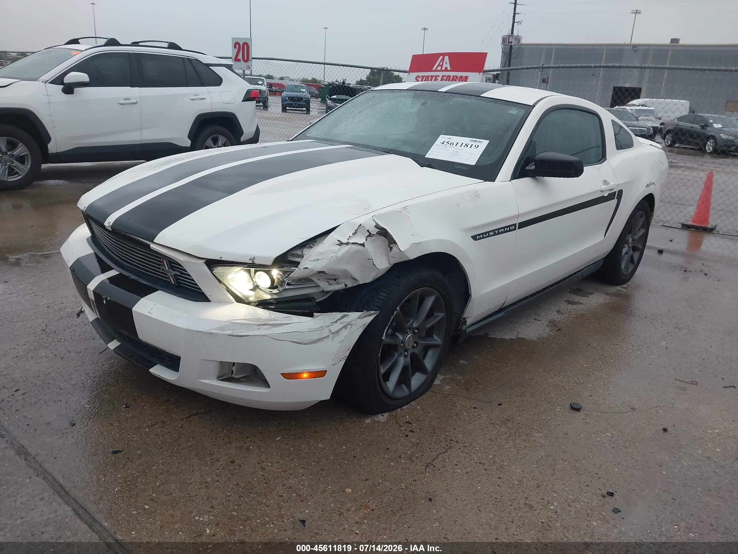 2011 Ford Mustang V6 Premium White vin: 1ZVBP8AM1B5157060