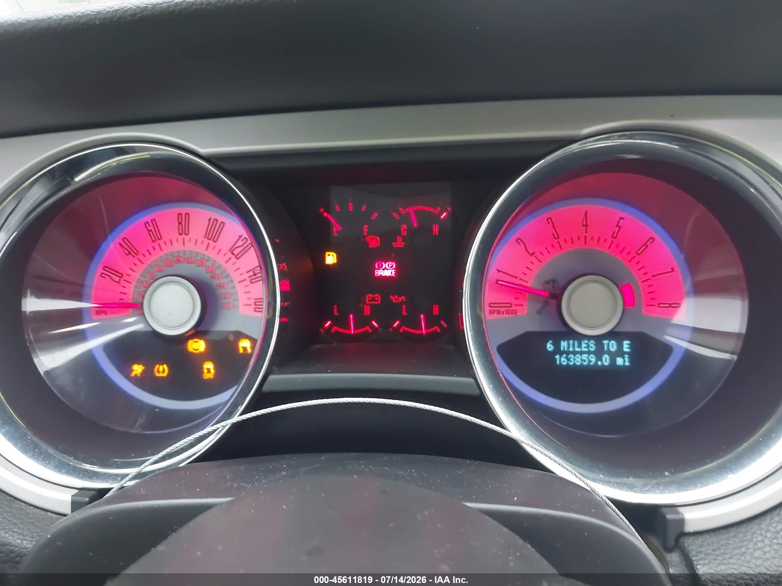 2011 Ford Mustang V6 Premium White vin: 1ZVBP8AM1B5157060