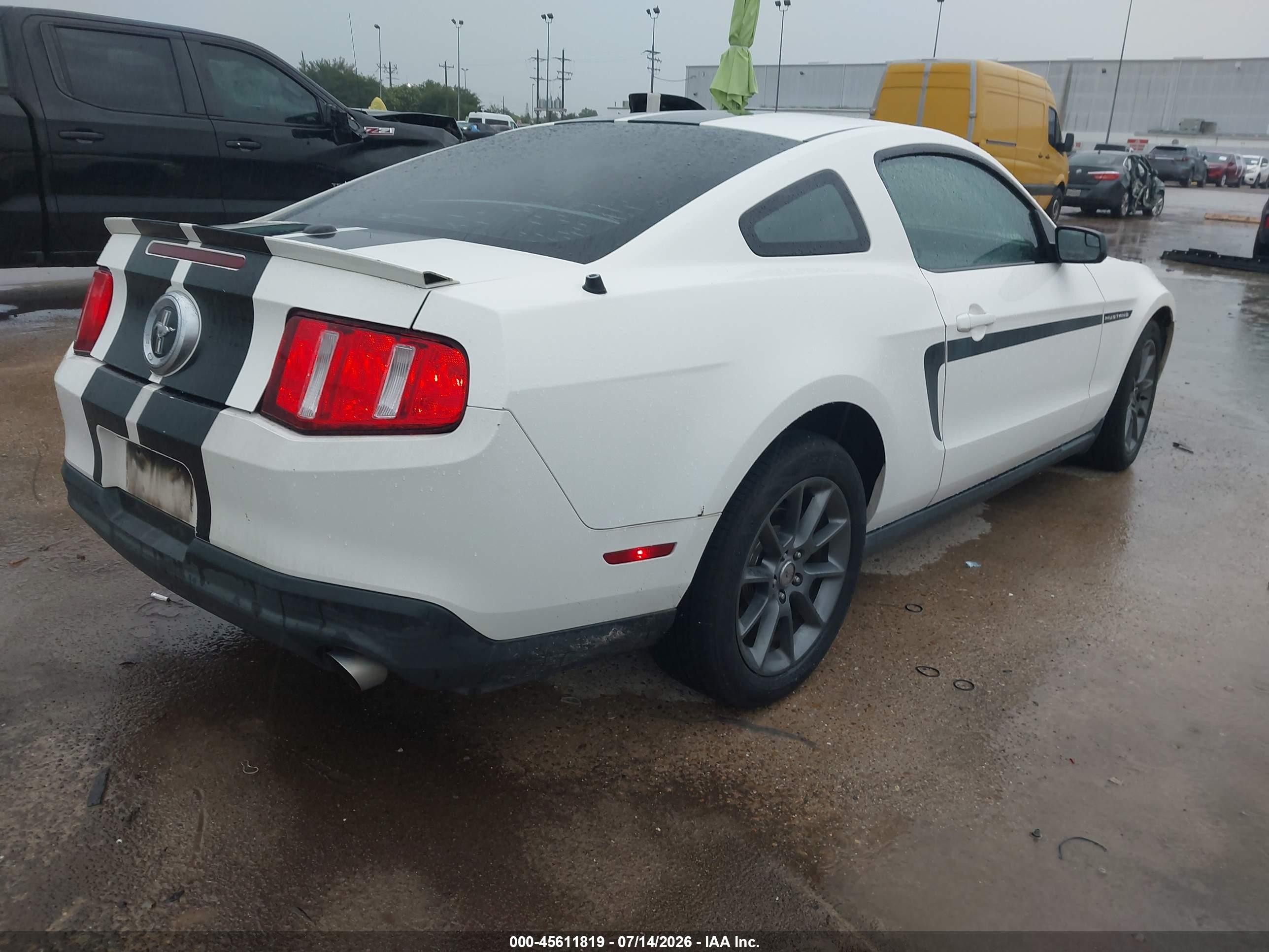 2011 Ford Mustang V6 Premium White vin: 1ZVBP8AM1B5157060