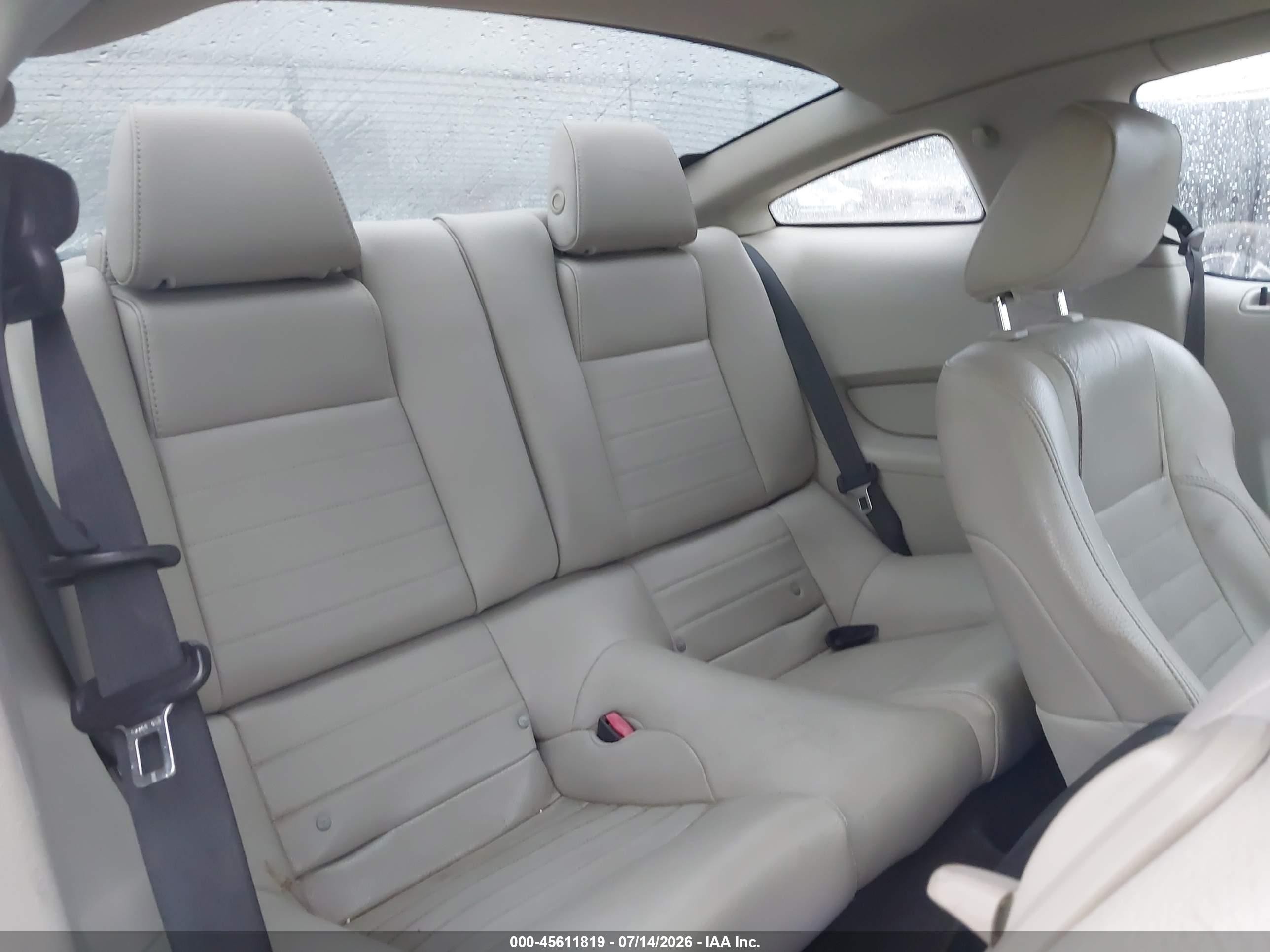 2011 Ford Mustang V6 Premium White vin: 1ZVBP8AM1B5157060