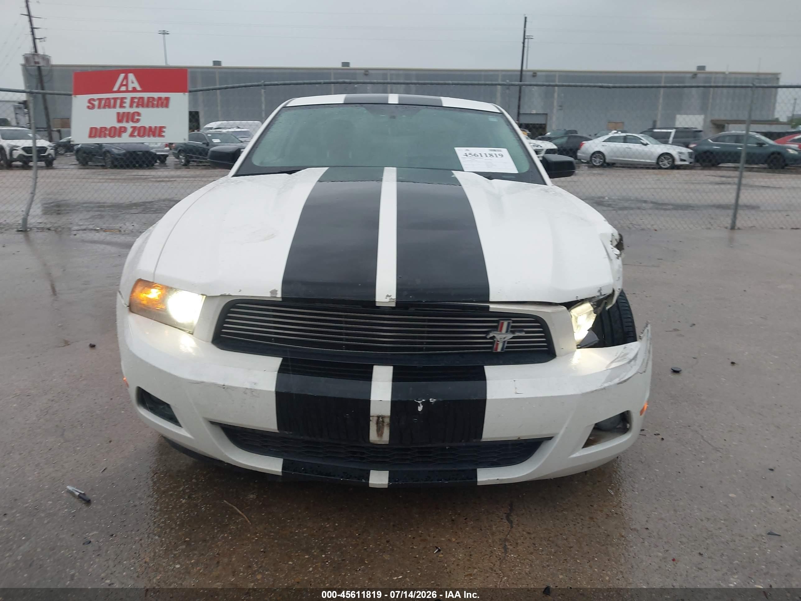 2011 Ford Mustang V6 Premium White vin: 1ZVBP8AM1B5157060