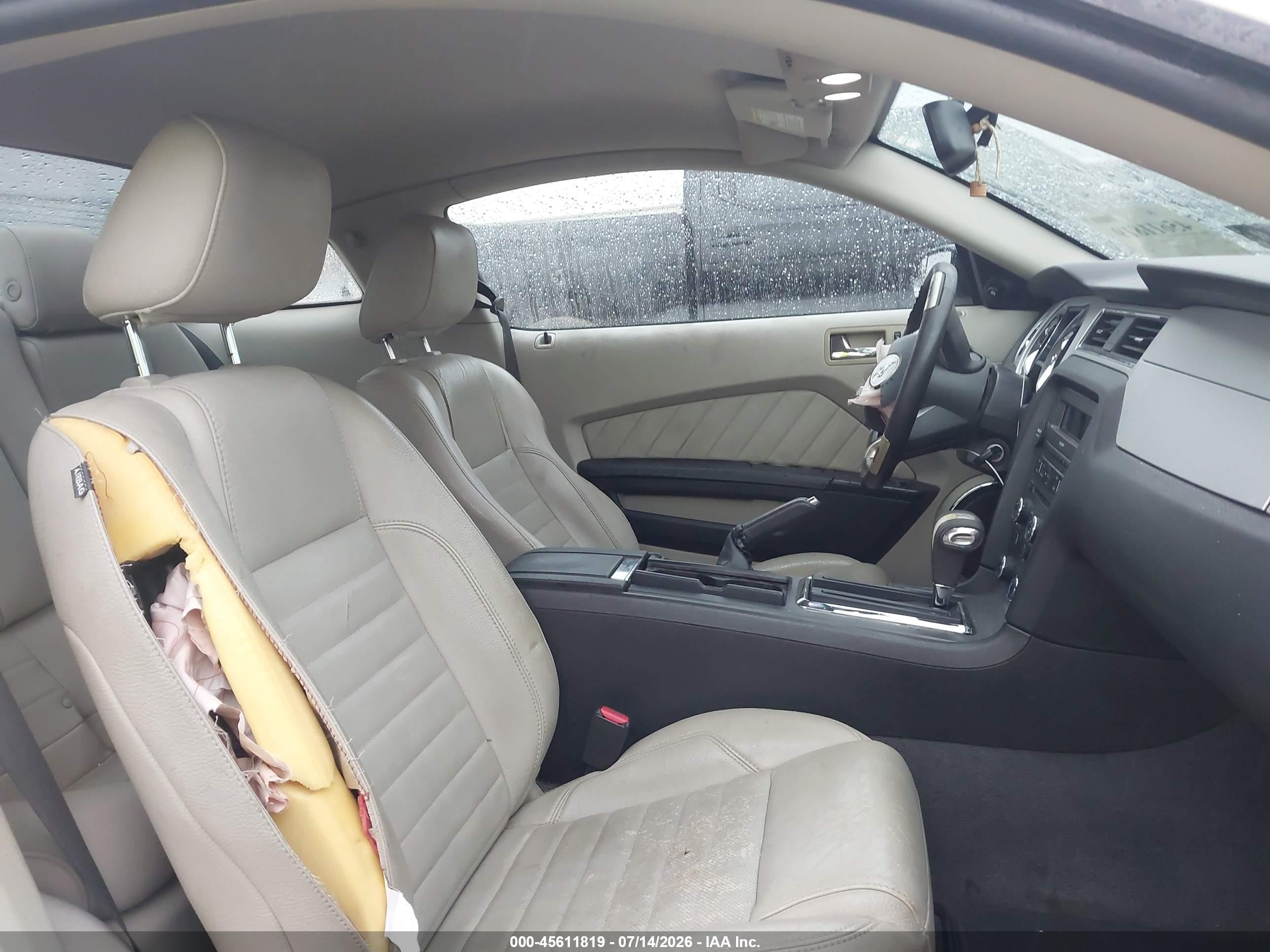 2011 Ford Mustang V6 Premium White vin: 1ZVBP8AM1B5157060