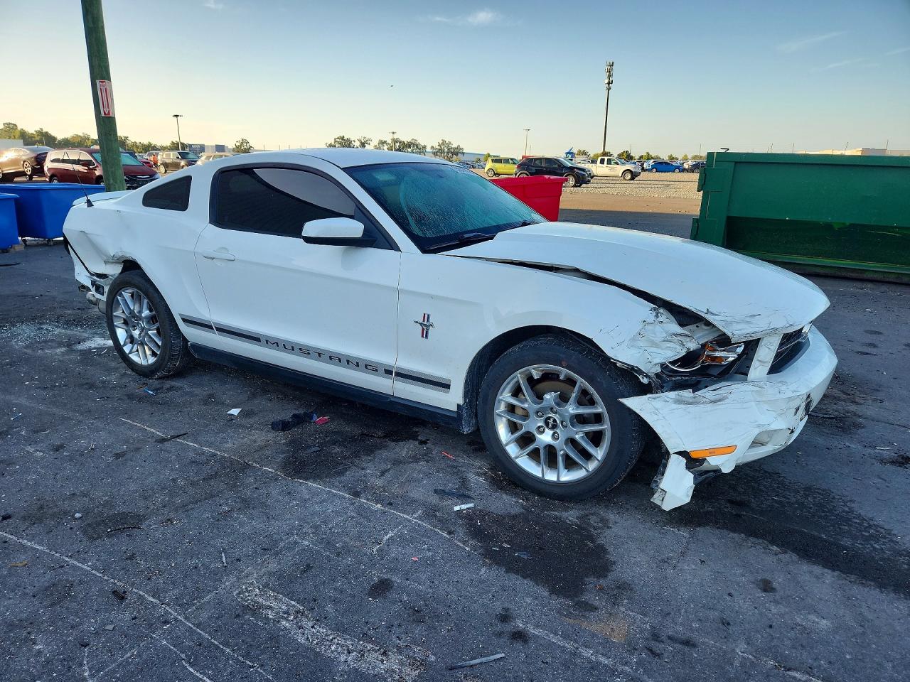 2012 Ford Mustang Белый vin: 1ZVBP8AM1C5200314