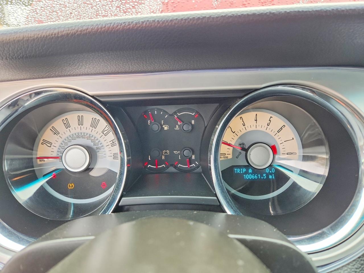 2012 Ford Mustang Red vin: 1ZVBP8AM1C5225679