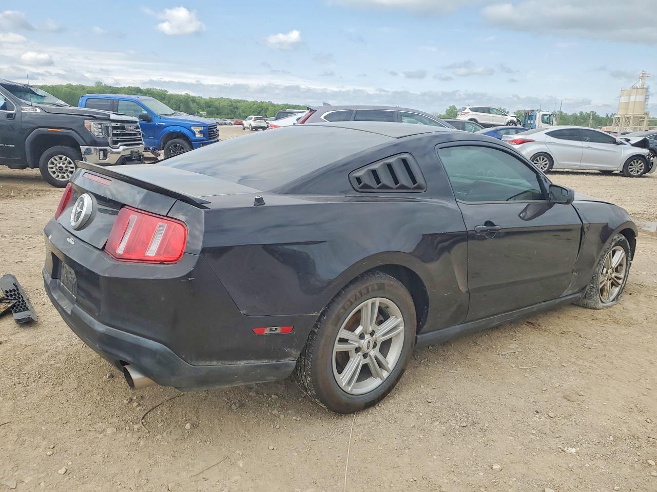 2012 Ford Mustang Черный vin: 1ZVBP8AM1C5246645